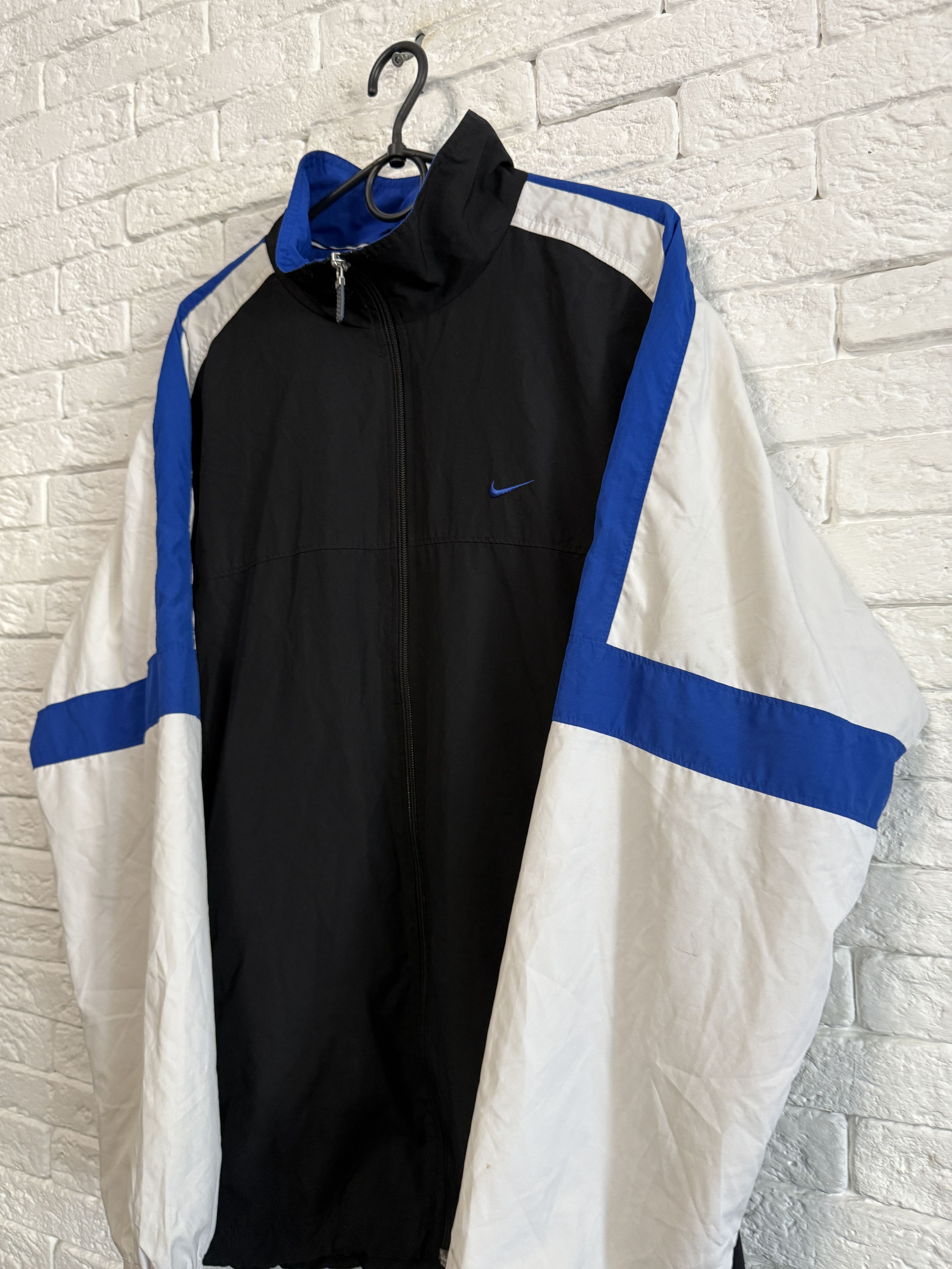 Nike Vintage Windbreaker Nike Nylon Track Jacket Big Logo Sz L Size US L / EU 52-54 / 3 - 2 Thumbnail