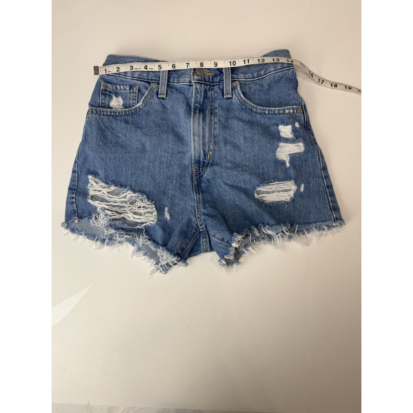 Levi's Levi's High Waisted Mom Shorts Grunge Women's Size 28 Size 28" / US 6 / IT 42 - 4 Thumbnail