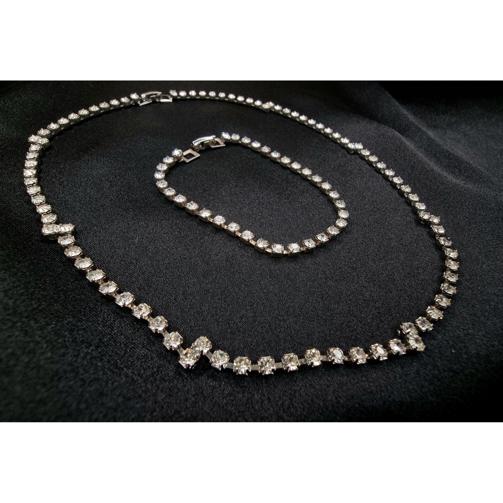 Vintage Rare Find Vintage Rhinestone Necklace & Bracelet Set With Si Size ONE SIZE - 1 Thumbnail