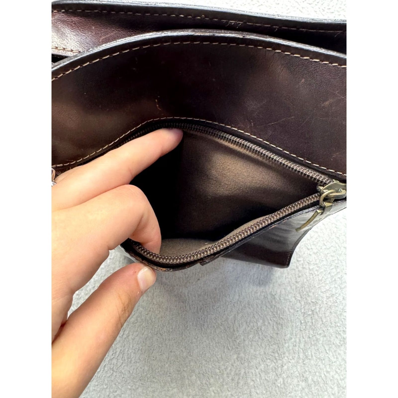 Vintage VINTAGE Brown Leather Crossbody Bag Rectangle 9" x 7" x 1.5" Zipper Pockets Womens Leather Canvas Bag 92B Size ONE SIZE - 5 Thumbnail