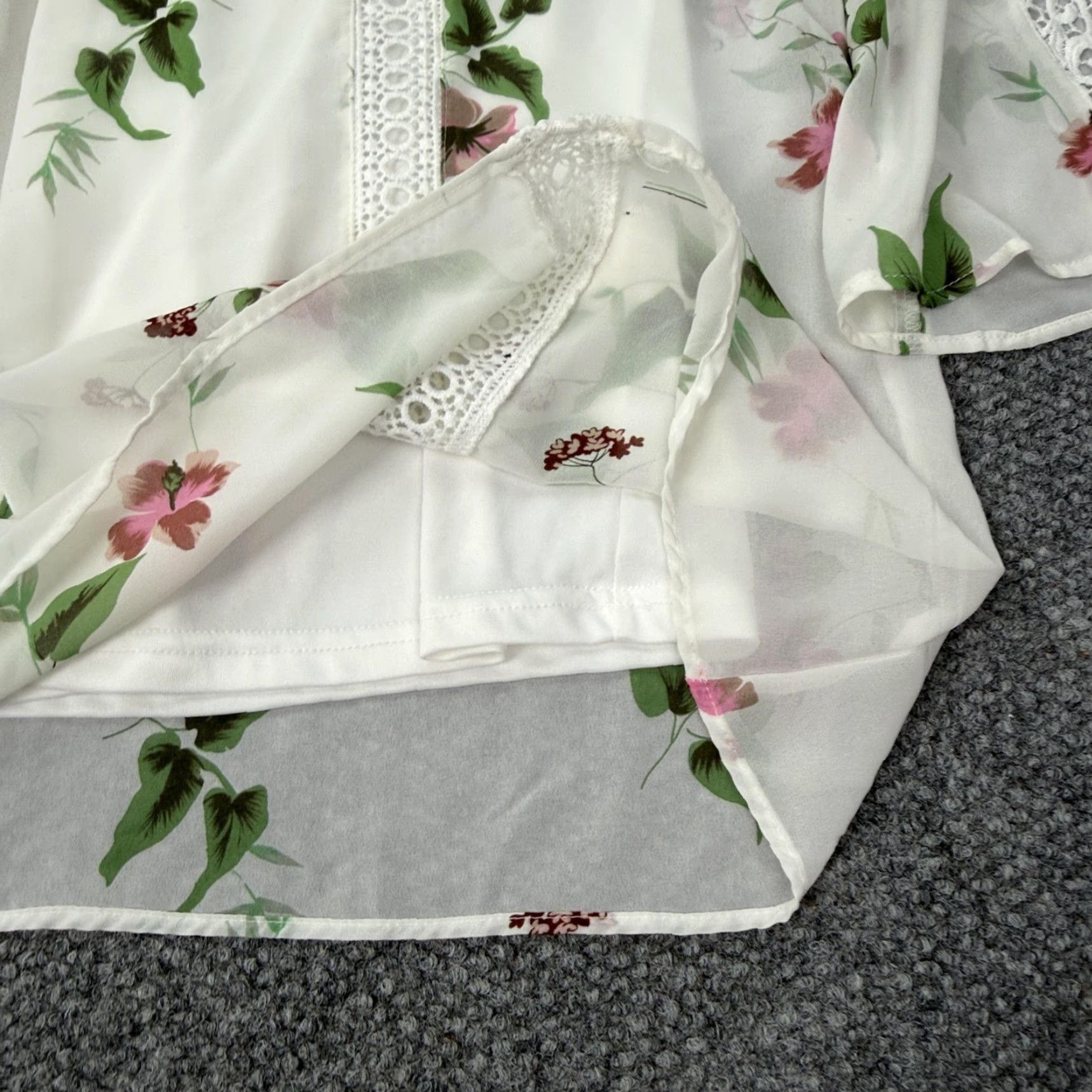 Bell Sequin Hearts Shirt Womens Large White Floral Bell Sleeve Lace Boho Tunic Size L / US 10 / IT 46 - 6 Thumbnail