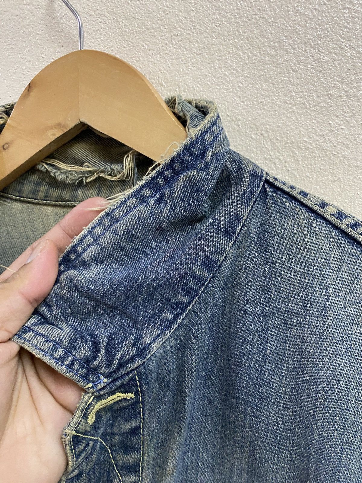 Maui and Sons Vtg Maui & Son Distrssed Denim Jacket Size US L / EU 52-54 / 3 - 6 Thumbnail
