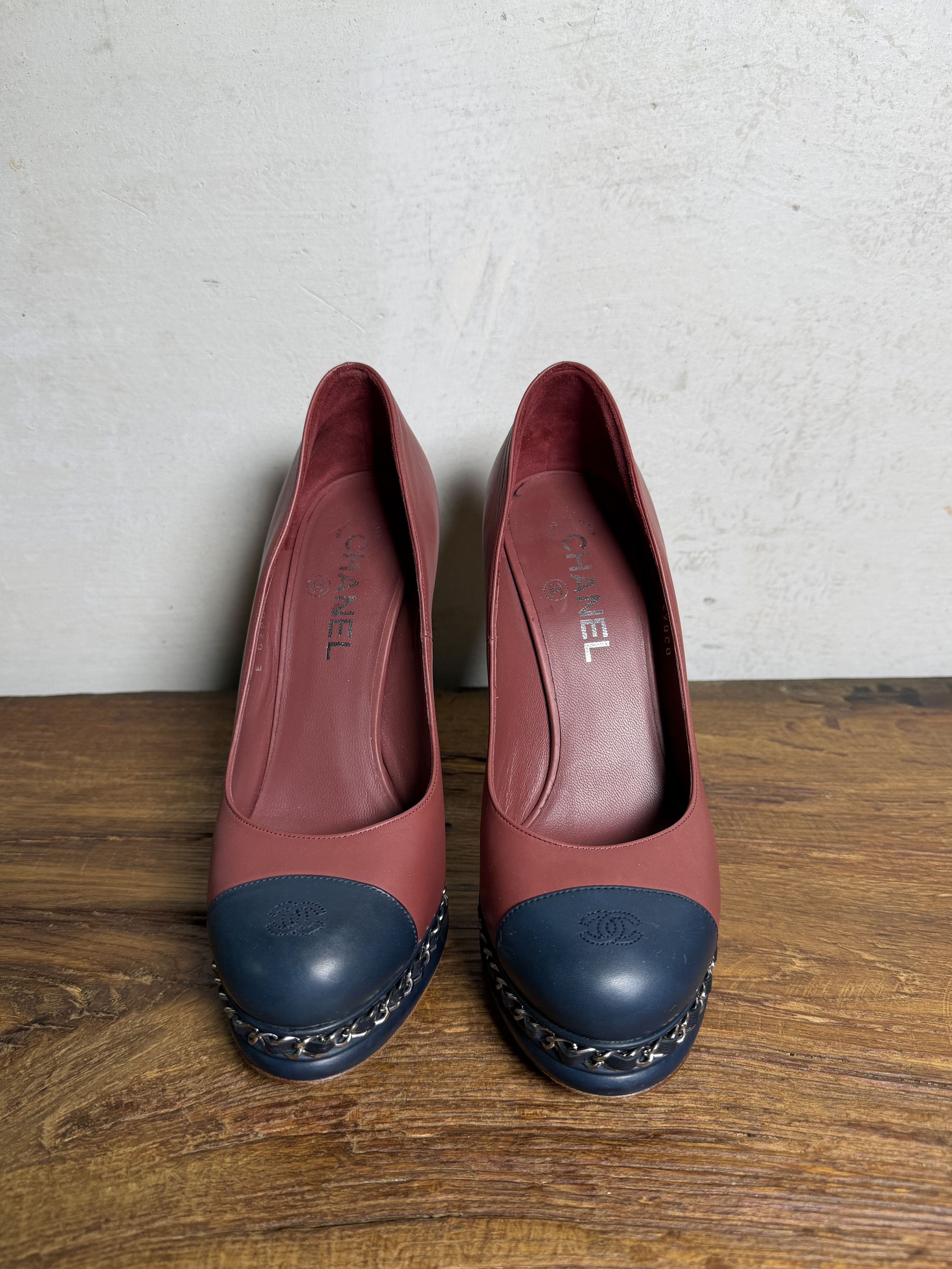 Chanel Chanel Platform Pumps with Chain Detail in Burgundy 100mm Size US 8.5 / IT 38.5 - 6 Thumbnail