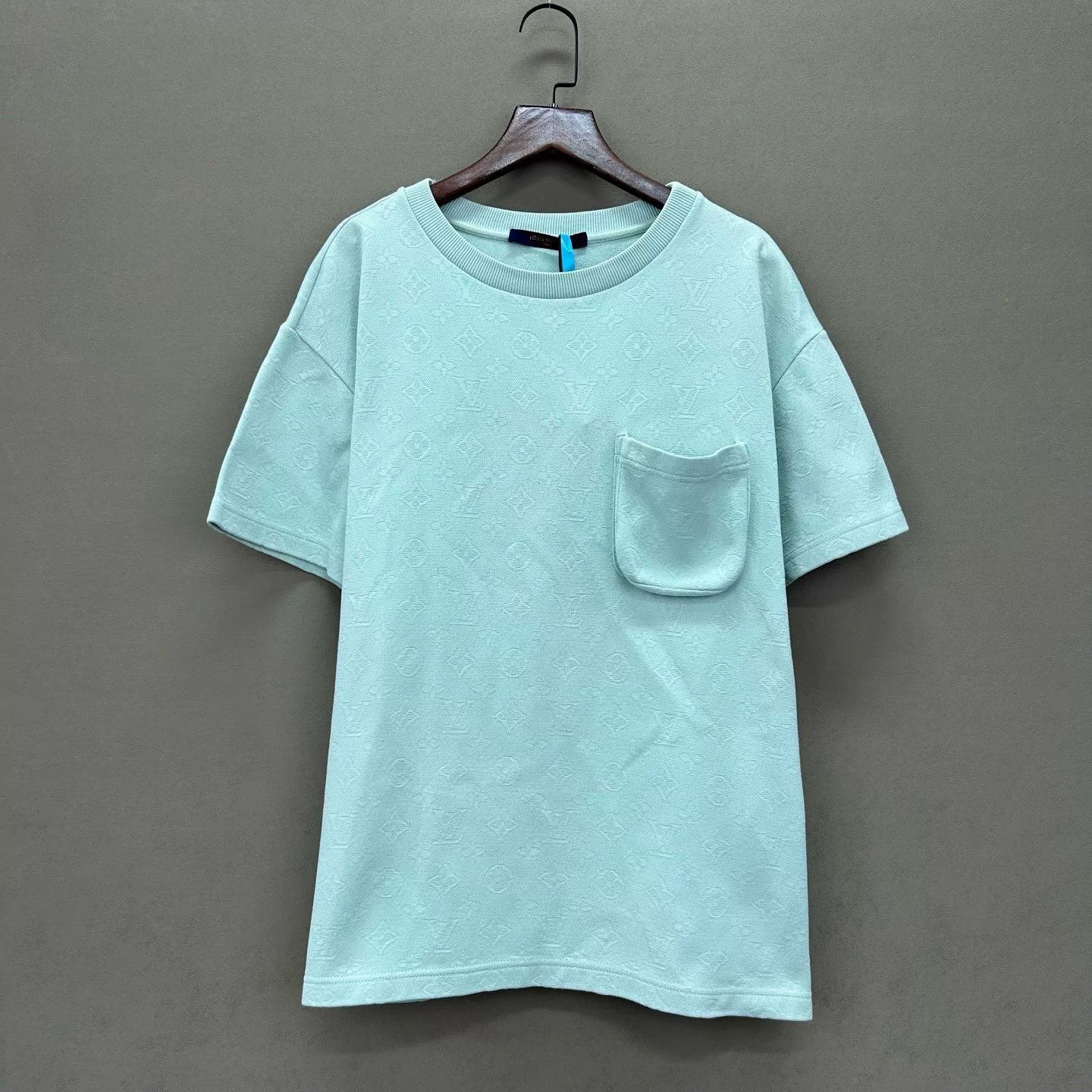 Louis Vuitton Louis Vuitton Green Pocket Print T-shirt Size US S / EU 44-46 / 1 - 1 Thumbnail