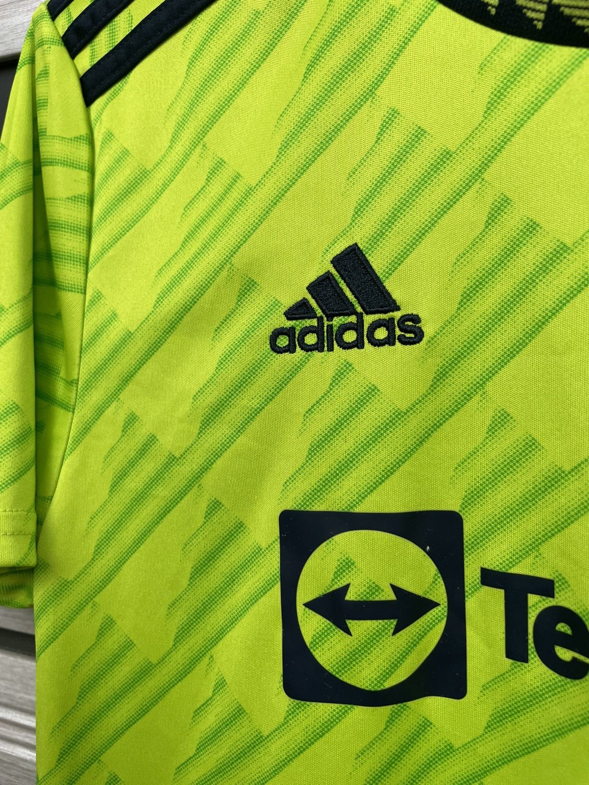 Adidas Adidas Manchester United 2022 2023 Third Jersey Football Kit Size US M / EU 48-50 / 2 - 5 Thumbnail