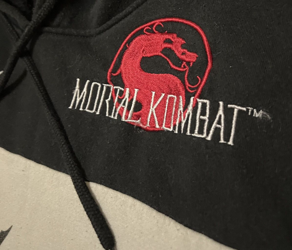 Japanese Brand Mortal Kombat Finish Him! Fatality Hoodie size Large Size US L / EU 52-54 / 3 - 3 Thumbnail