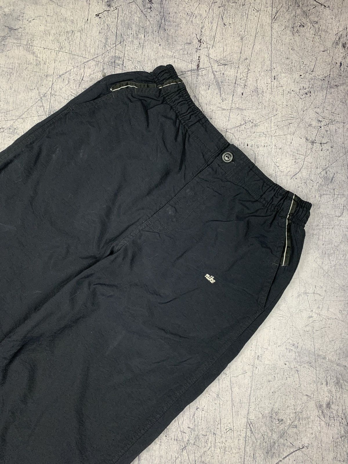 Nike Hype Iconic Vintage Nike Swoosh Nylon Parachute Pants M size Size US 30 / EU 46 - 2 Thumbnail