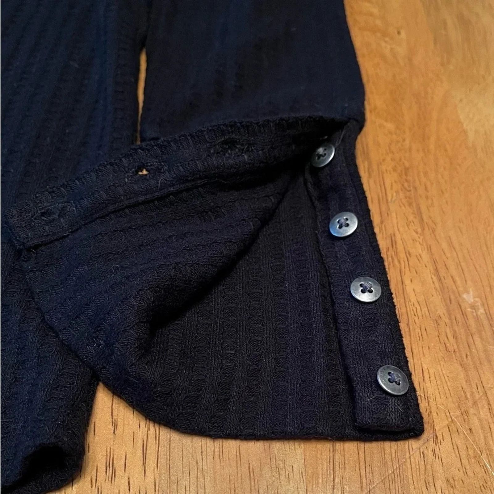 Chaser Brand Chaser long sleeved sweater lightweight, size Medium. Size M / US 6-8 / IT 42-44 - 4 Thumbnail