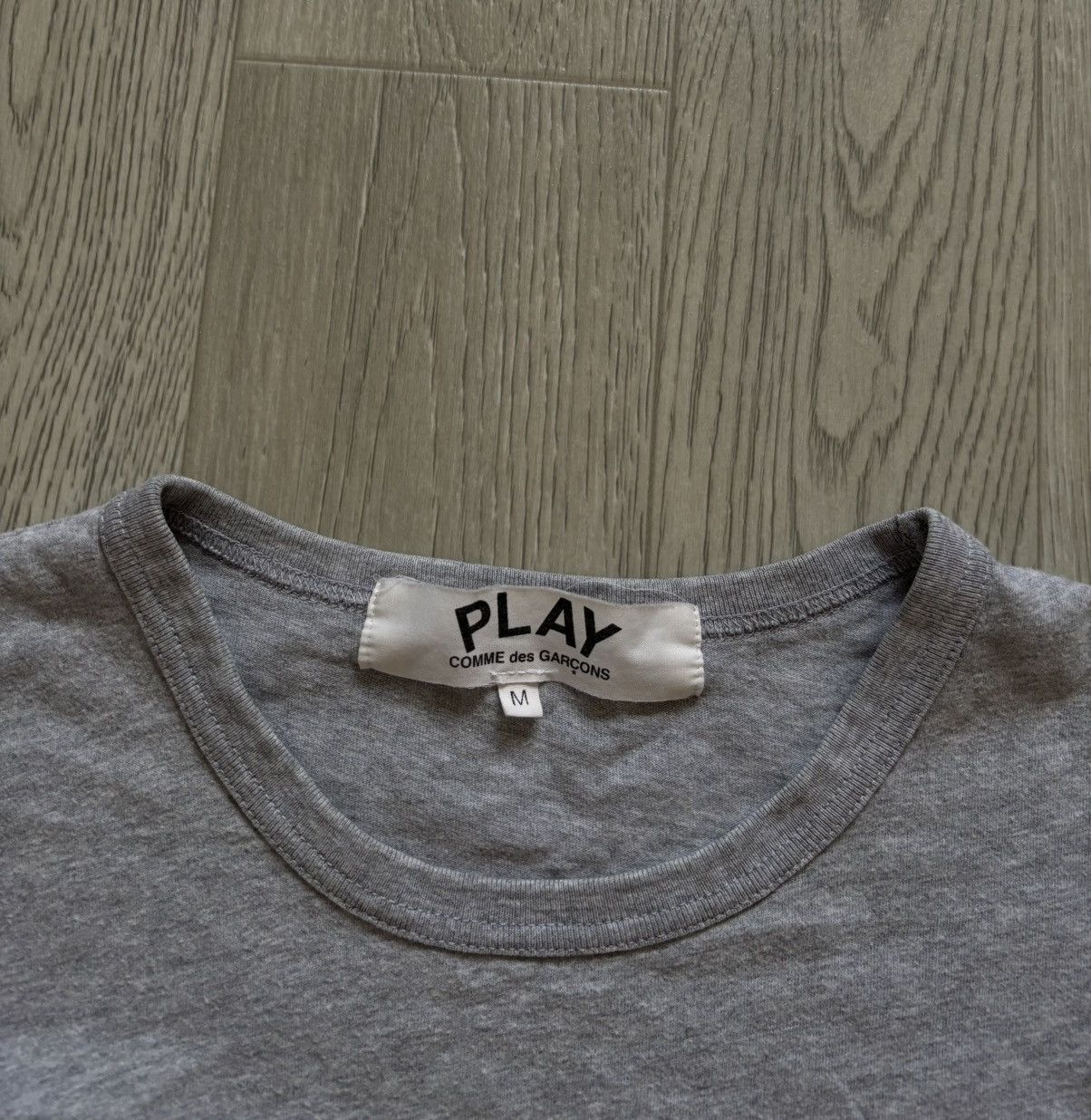 Comme des Garcons × Vintage Vintage Play Comme Des Garcons T Shirt Gold Heart Size M / US 6-8 / IT 42-44 - 3 Thumbnail