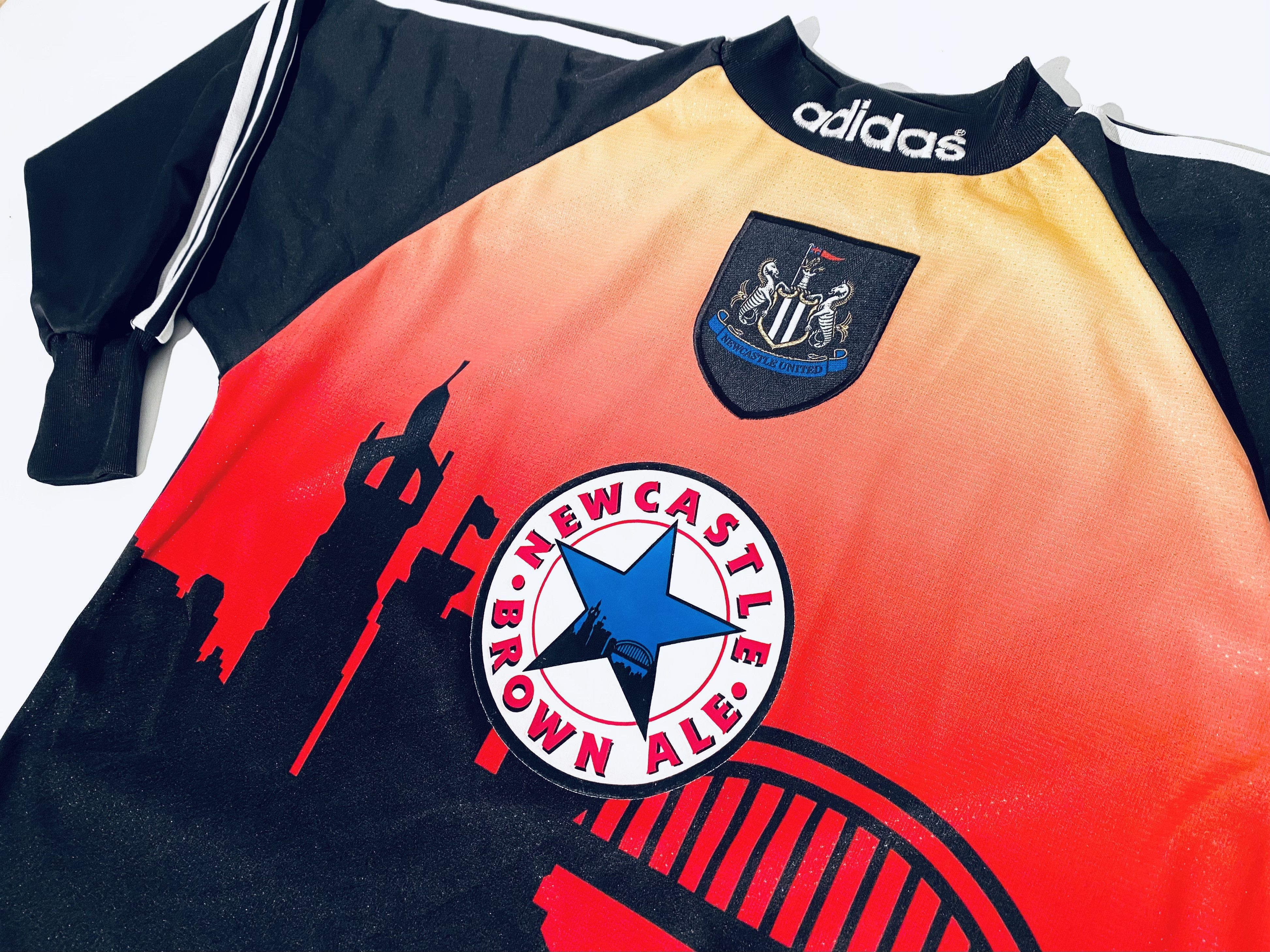 Adidas × Vintage Newcastle United Goalkeeper Away Football Jersey 1996 - 1997 Size US M / EU 48-50 / 2 - 5 Thumbnail