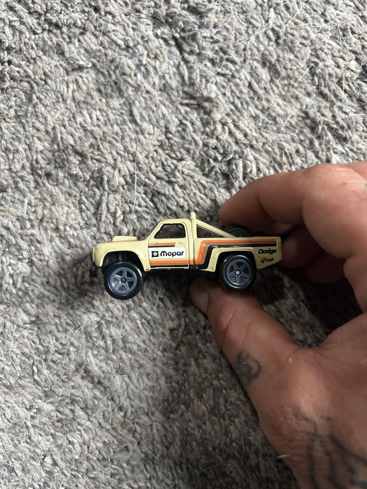 Hypebeast 2017 Mattel Hot Wheels ‘87 Dodge D100 Size ONE SIZE - 3 Thumbnail