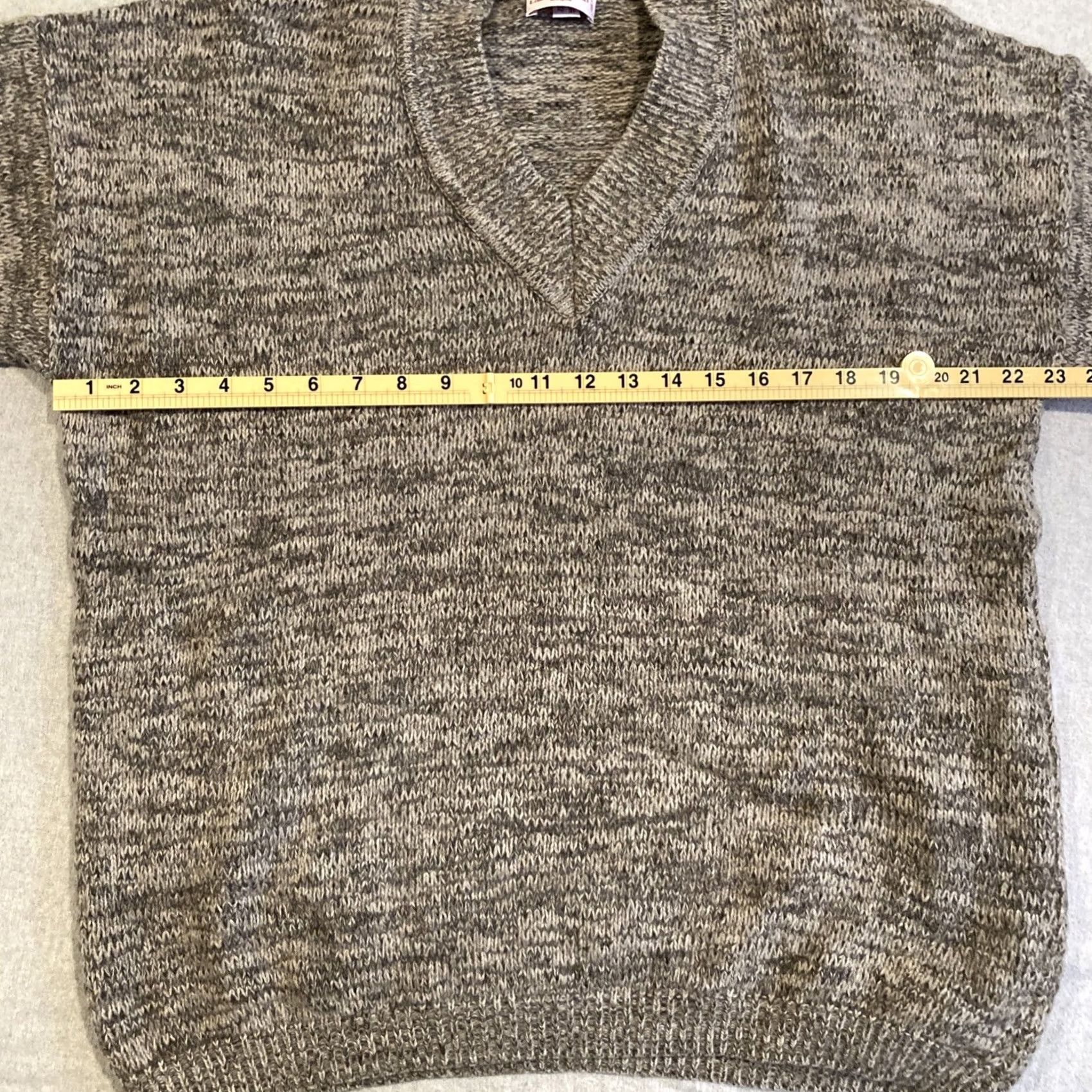 Laura Biagiotti VINTAGE Laura Biagiotti V Neck Sweater Wool Blend Size M L Brown Womens 1980s Size M / US 6-8 / IT 42-44 - 4 Thumbnail