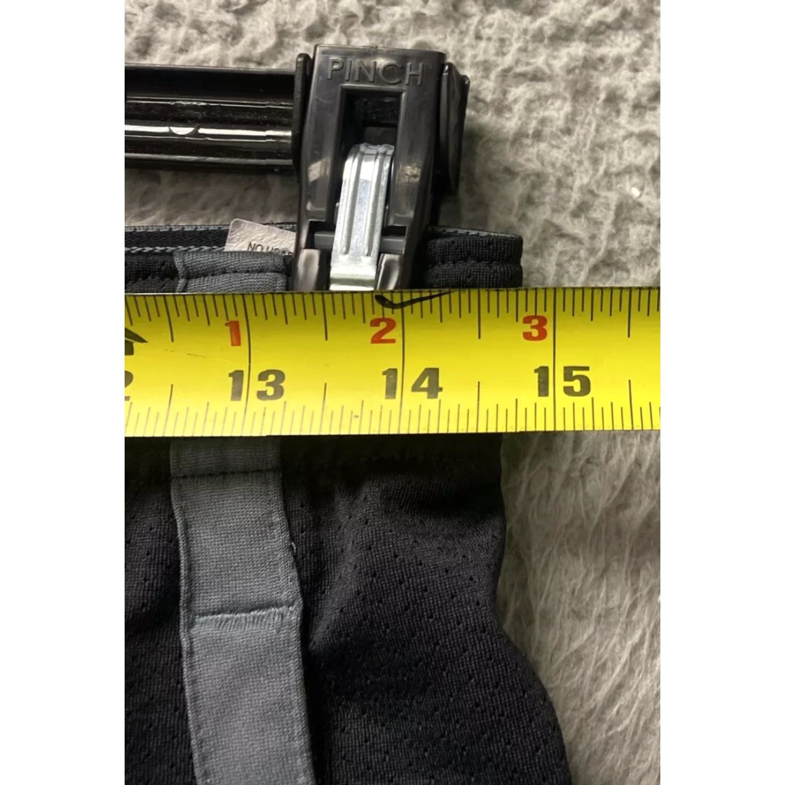 Under Armour VINTAGE? No — Under Armour Shorts Mens Medium HeatGear Elastic Waist Pull On 113‑11 Black 30 Inseam 9 Inseam Athletic Pockets Logo Mens Size US 31 - 3 Thumbnail