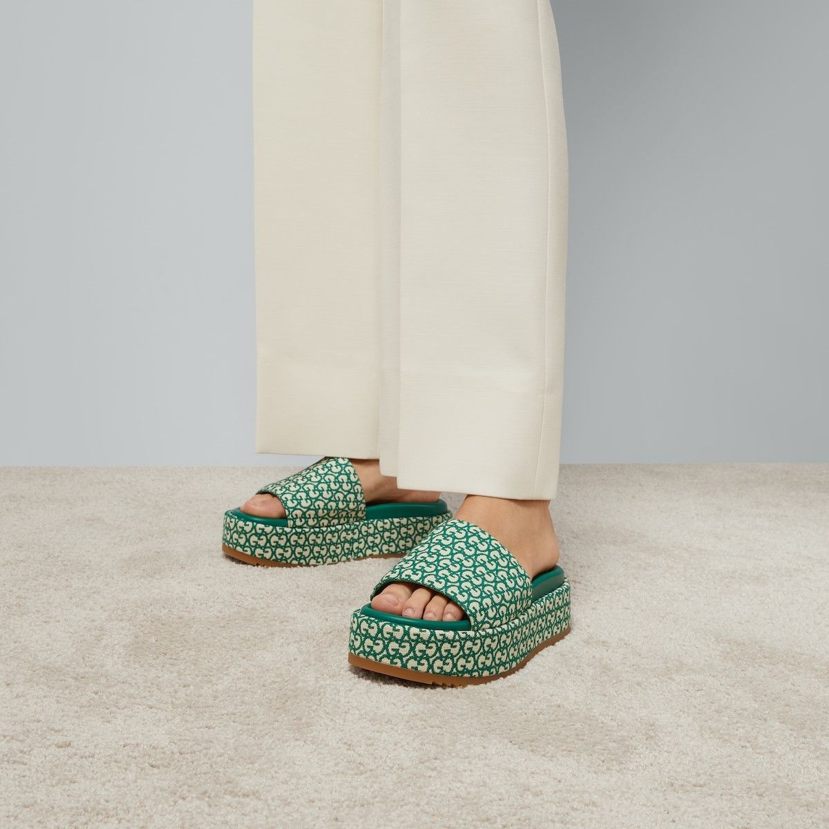 Gucci o1s1wg110425 Women's GG Platform Slide Sandals White & Green Size US 7 / IT 37 - 3 Thumbnail