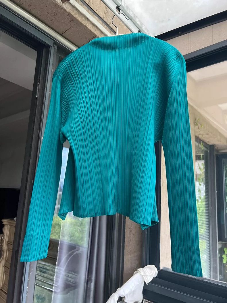 Issey Miyake Issey Miyake size:4 Emerald pleated small high-neck coat Size S / US 4 / IT 40 - 2 Thumbnail