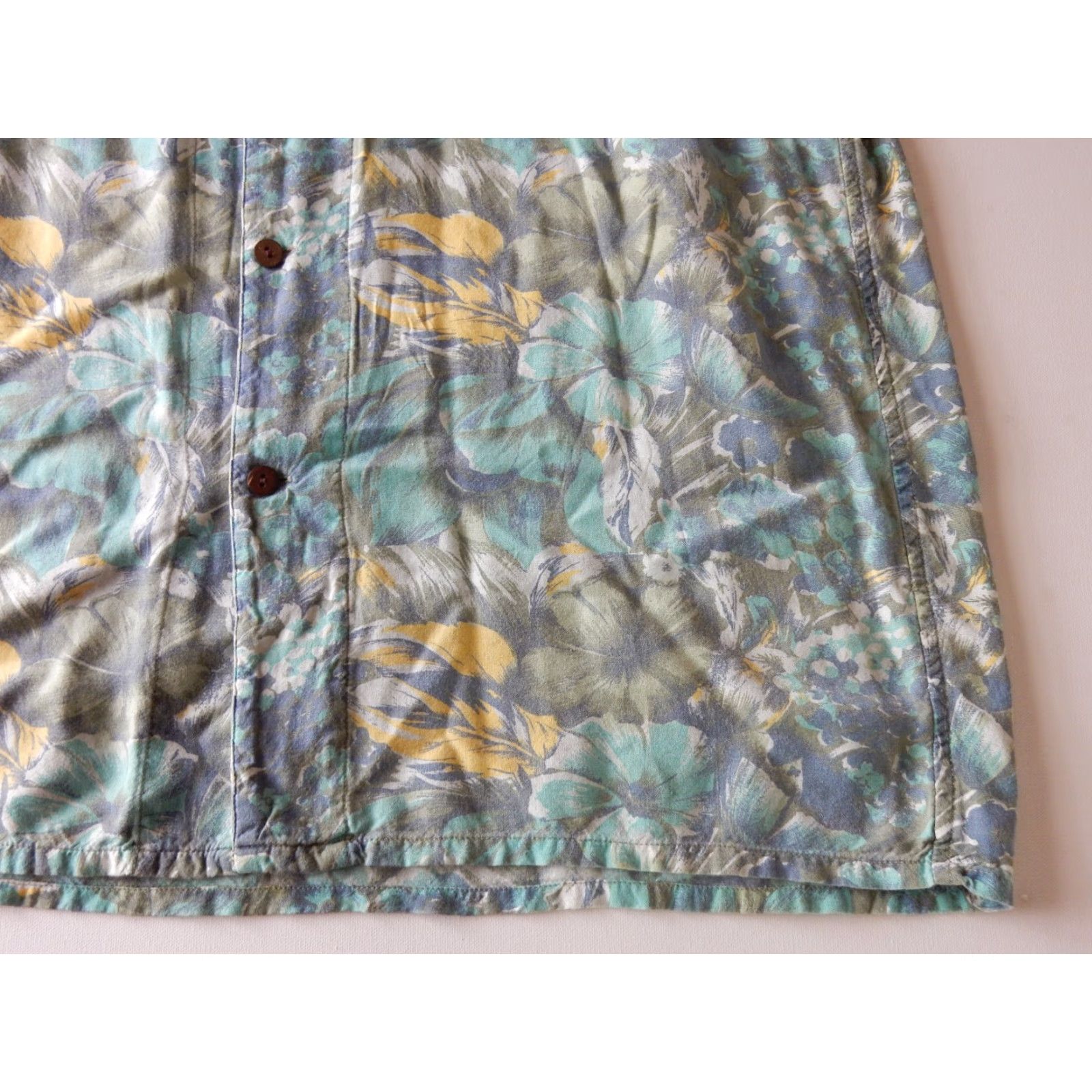 Vintage VINTAGE Cut & Dry Men's Rayon Short Sleeve Button-Up Shirt Size M Blue Floral 80s Size US M / EU 48-50 / 2 - 2 Thumbnail