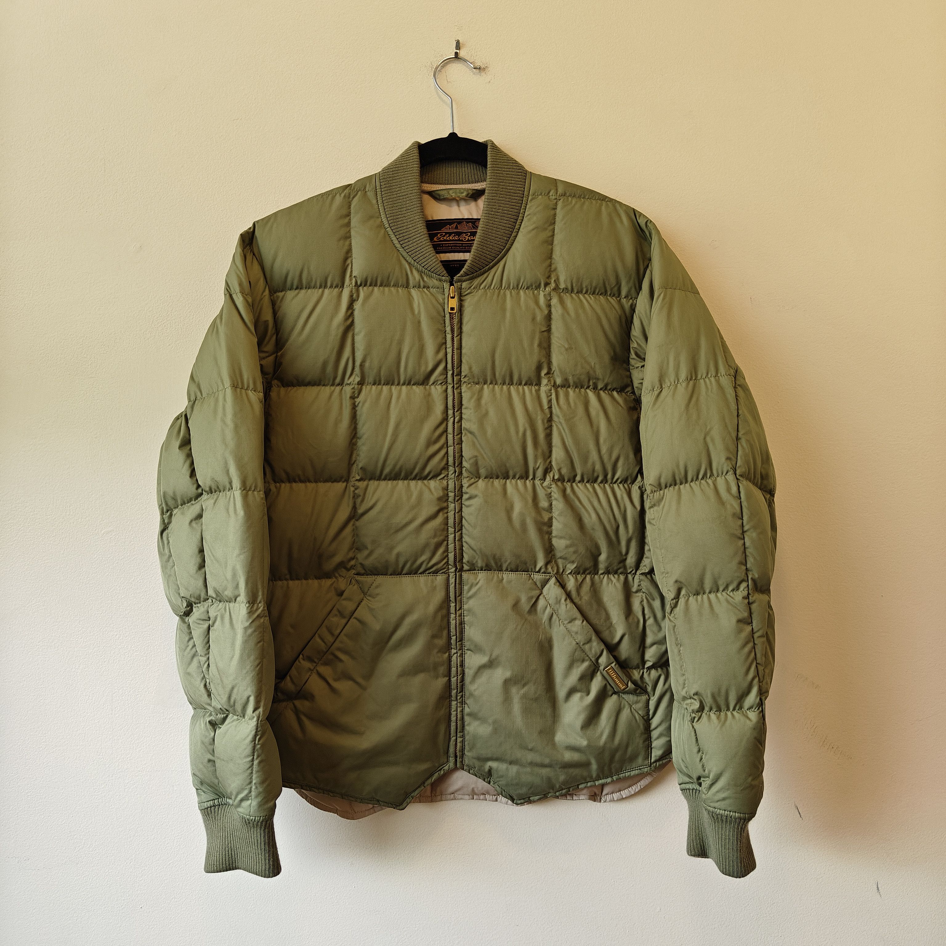 Eddie Bauer × JJJJound olive down jacket expedition Size US S / EU 44-46 / 1 - 1 Thumbnail