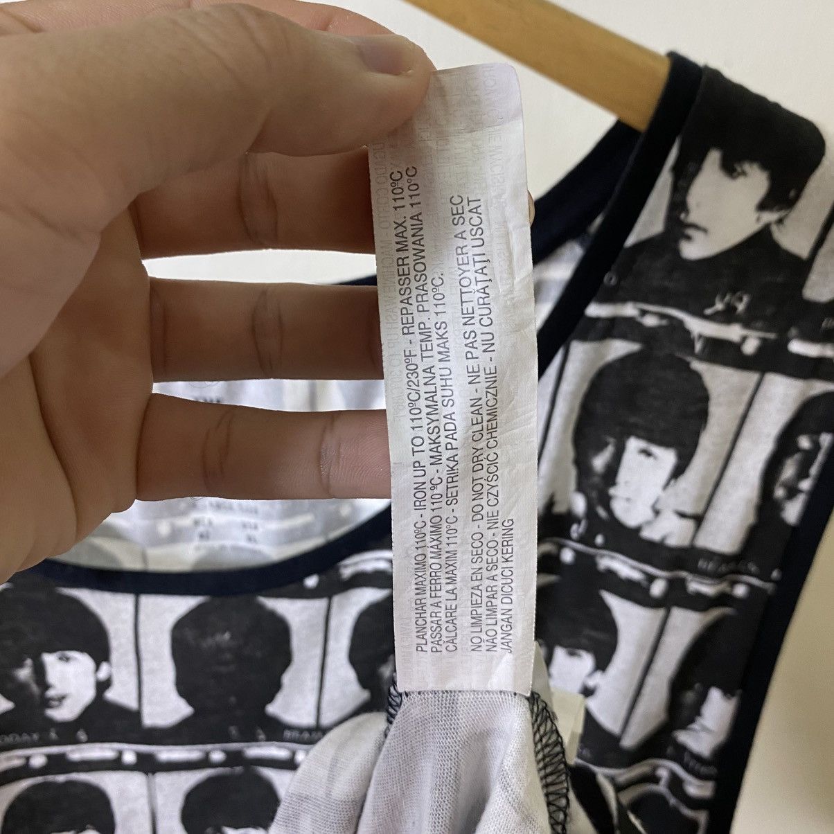 Band Tees Bershka x The Beatles AllOverPrint Tank Top Size US L / EU 52-54 / 3 - 7 Thumbnail