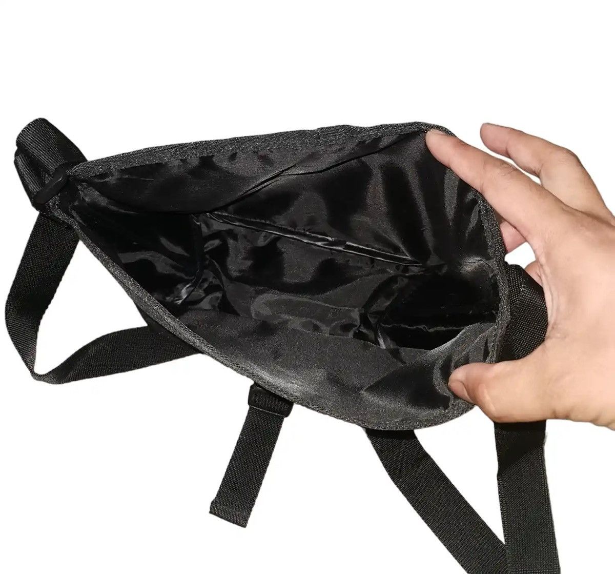 Issey Miyake Iconic Nenet Cats ™️ Logo Embroidery Crossbody Messenger Bag Size ONE SIZE - 7 Thumbnail