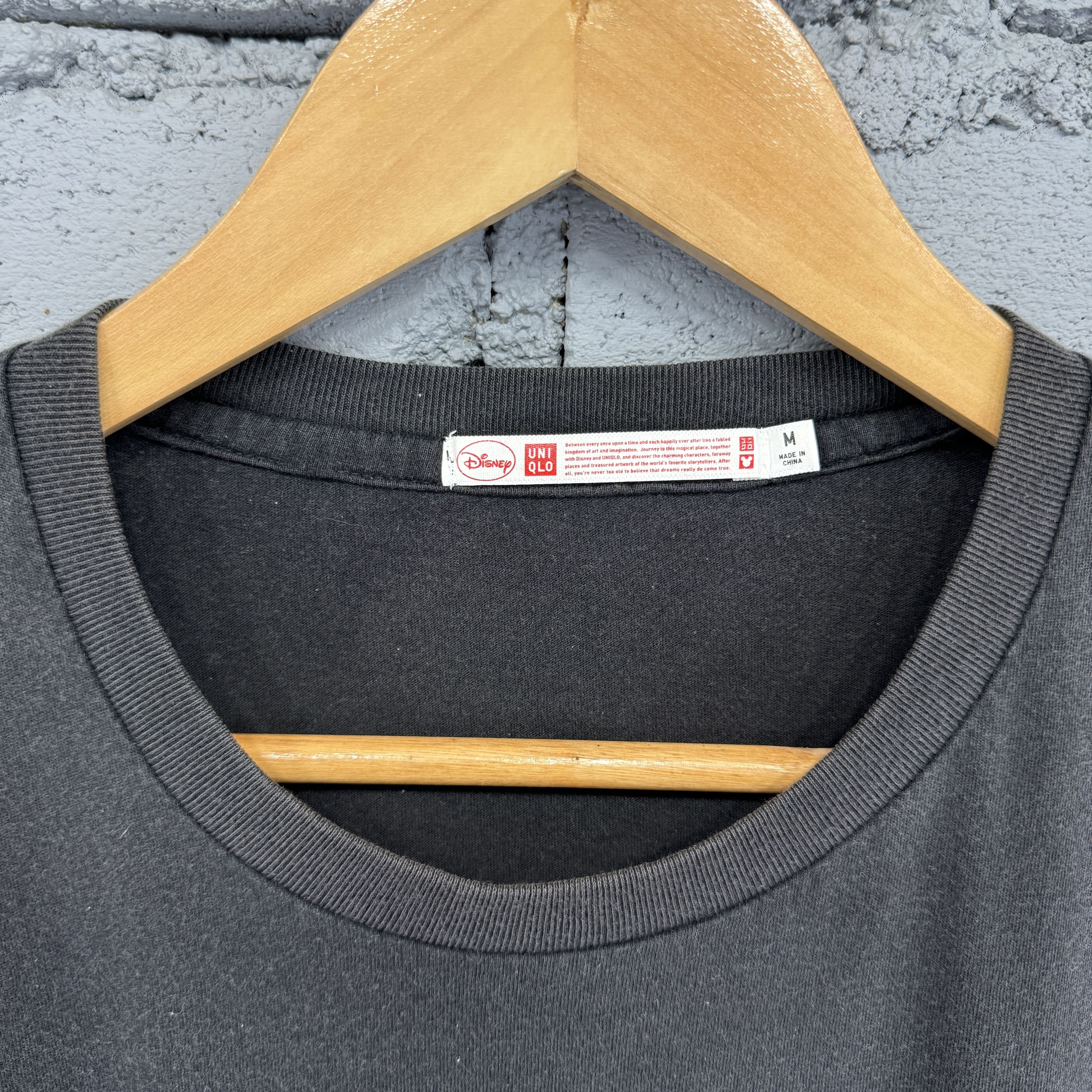 Uniqlo Uniqlo X Mickey Mouse Disney Sunfaded Tshirt Size US M / EU 48-50 / 2 - 4 Thumbnail