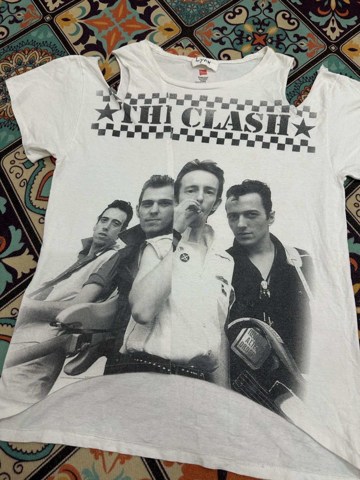 Band Tees Vintage The Clash By Lynx Distressed T Shirt Size US M / EU 48-50 / 2 - 2 Thumbnail