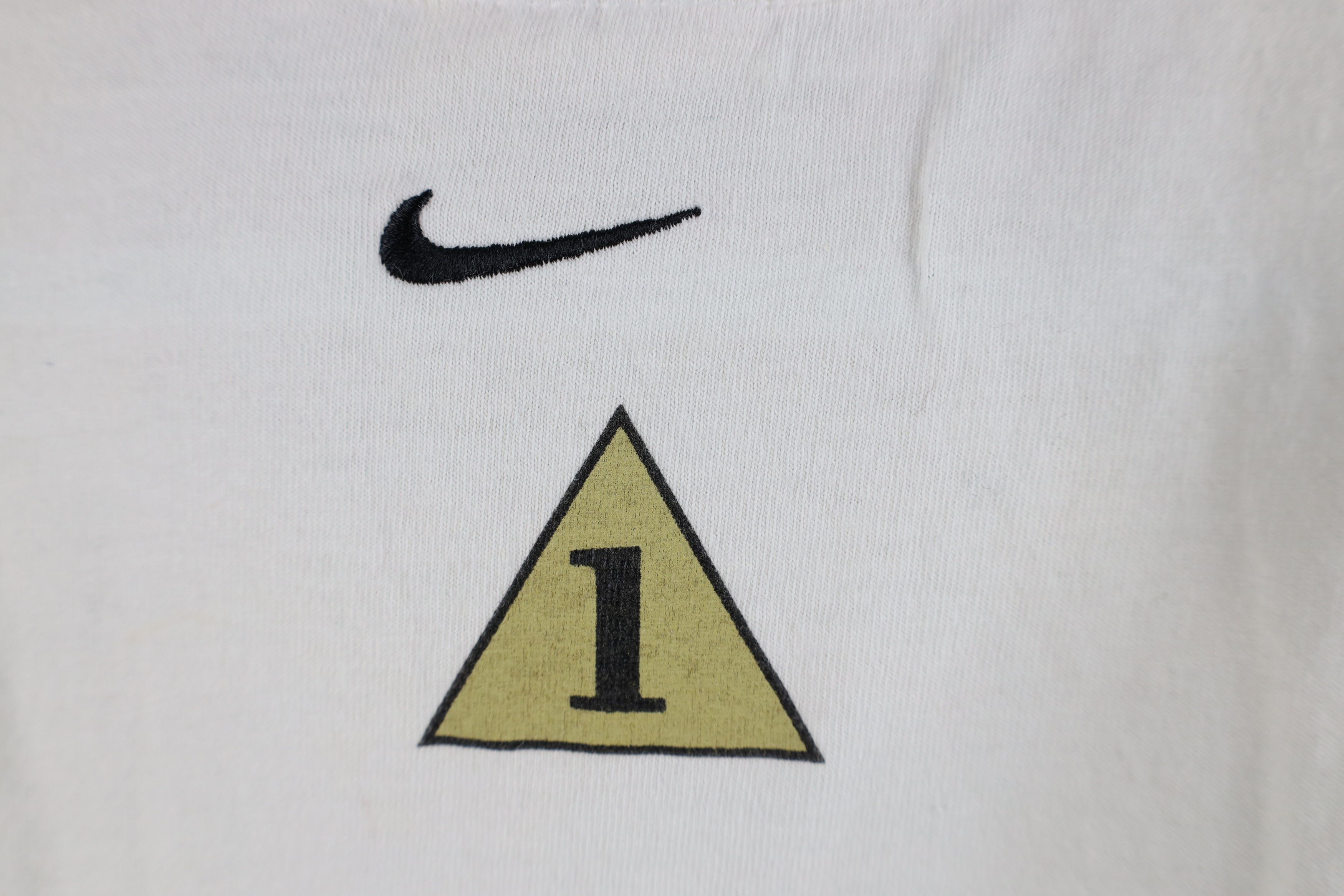 Nike Vintage Nike Swoosh Okland University Basketball T-Shirt Size US L / EU 52-54 / 3 - 9 Thumbnail