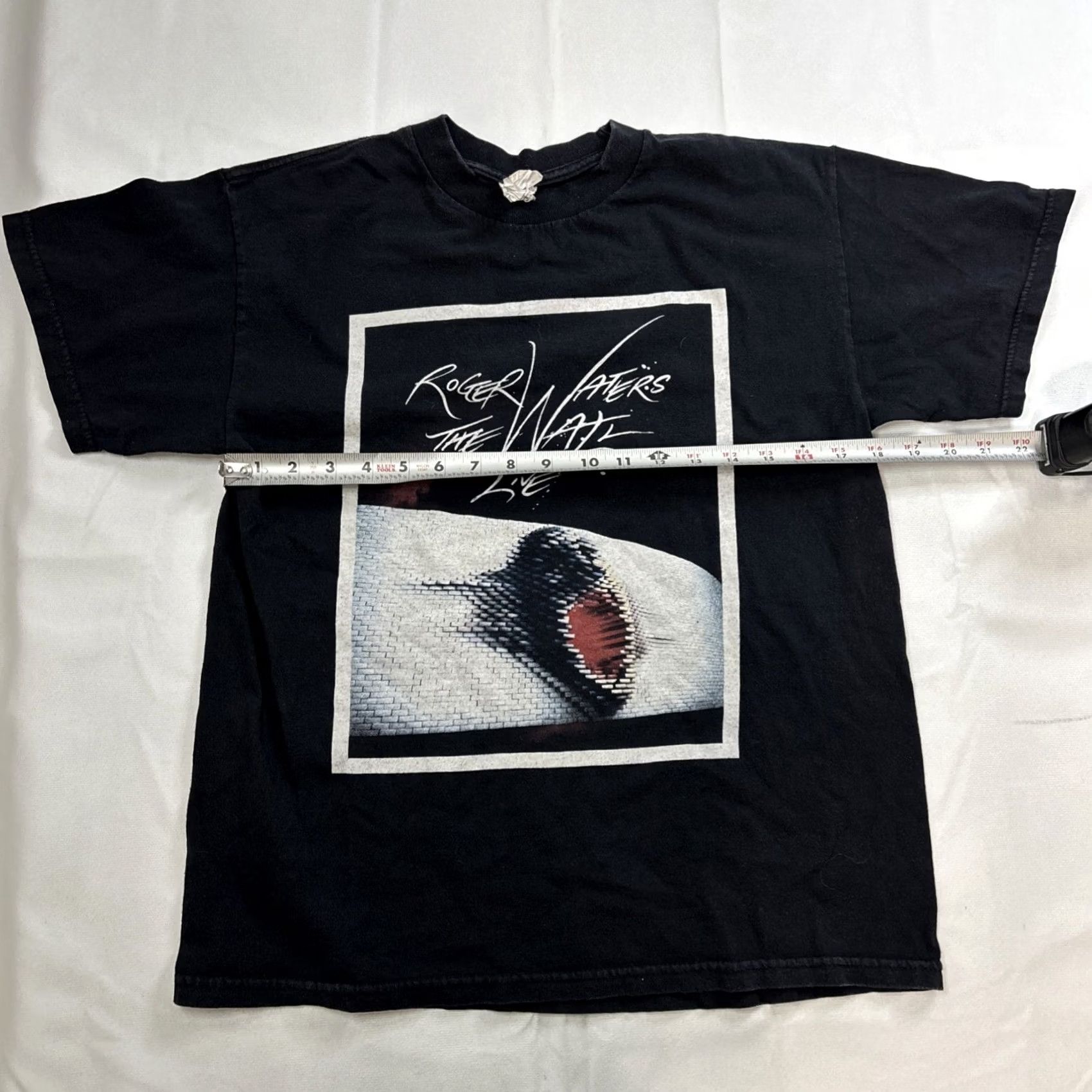Vintage Roger Waters The Wall Live Concert Tour 2010 Band T Shirt Mens Medium Black Alstyle Size M Regular Shirt Band Mens Size M Black Size US M / EU 48-50 / 2 - 4 Thumbnail
