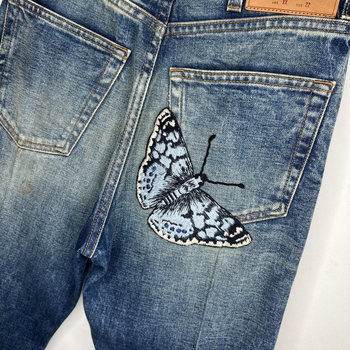 Gucci Gucci Butterfly Embroidery Jeans Denim Trousers Pants Size 26" / US 2 / IT 38 - 3 Thumbnail