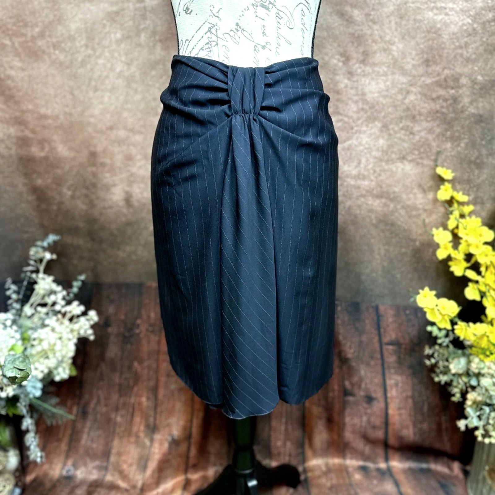 Armani Collezioni Armani Collezioni Bow Front Pin Stripe Skirt Midnight 10 Size L / US 10 / IT 46 - 2 Thumbnail