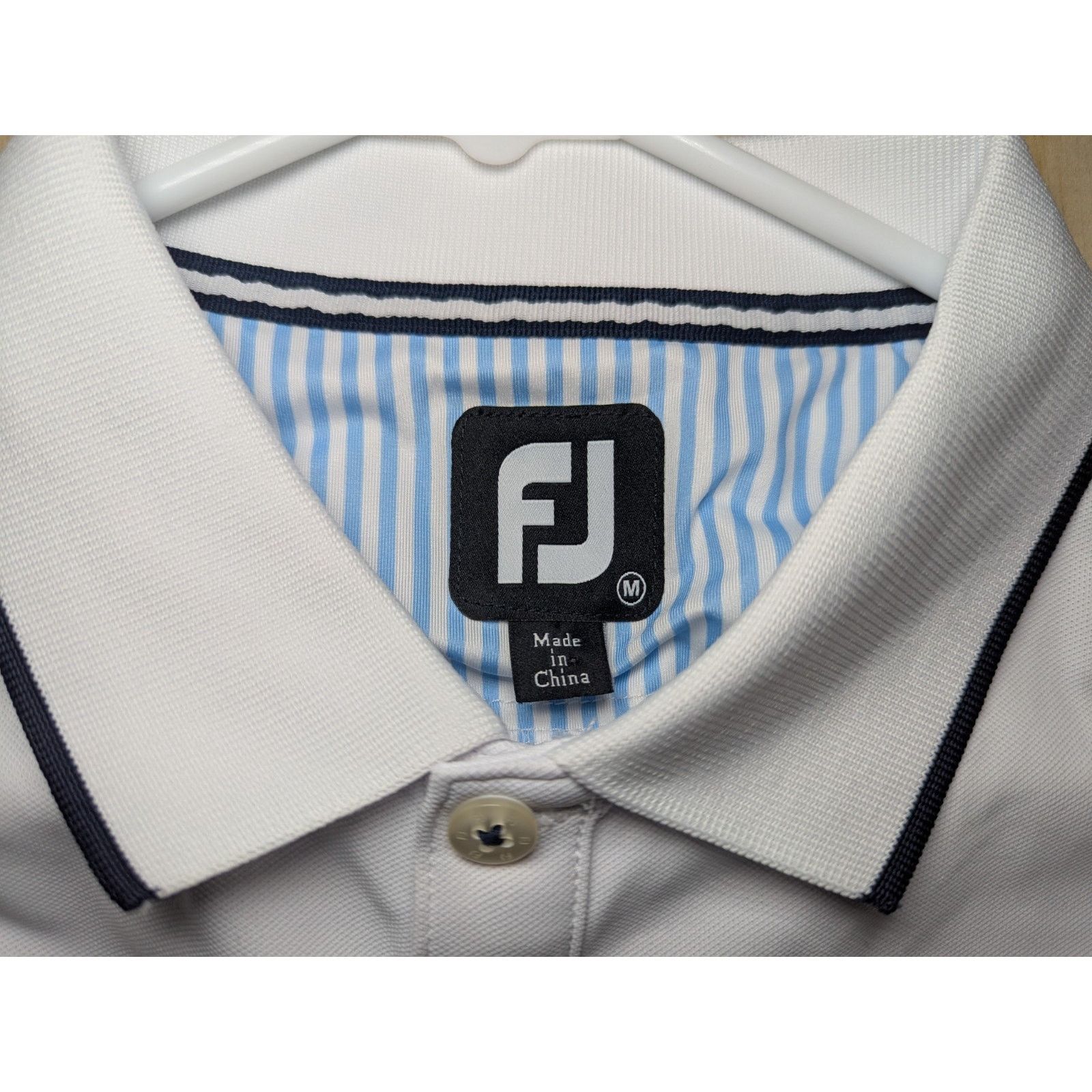 Footjoy FootJoy Men's Medium Golf Polo Shirt White Trim Athletic Size US M / EU 48-50 / 2 - 4 Thumbnail