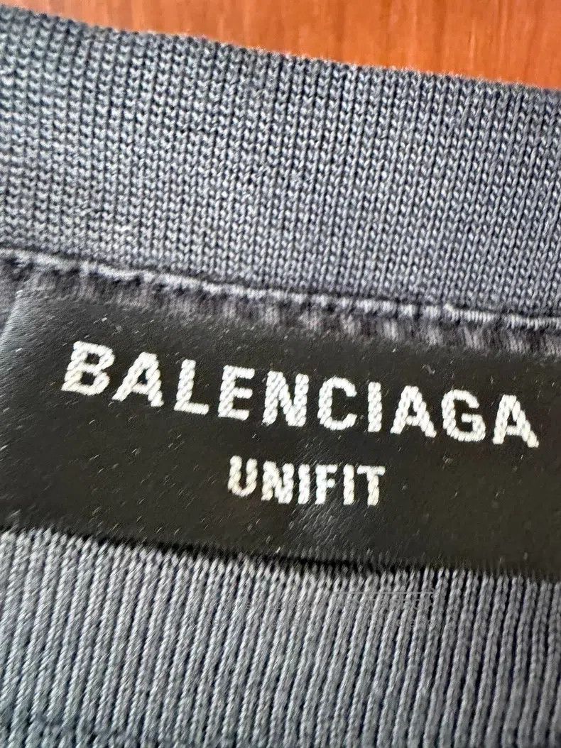 Balenciaga Balenciaga Dotted frame washed grey short-sleeve Size US M / EU 48-50 / 2 - 2 Thumbnail