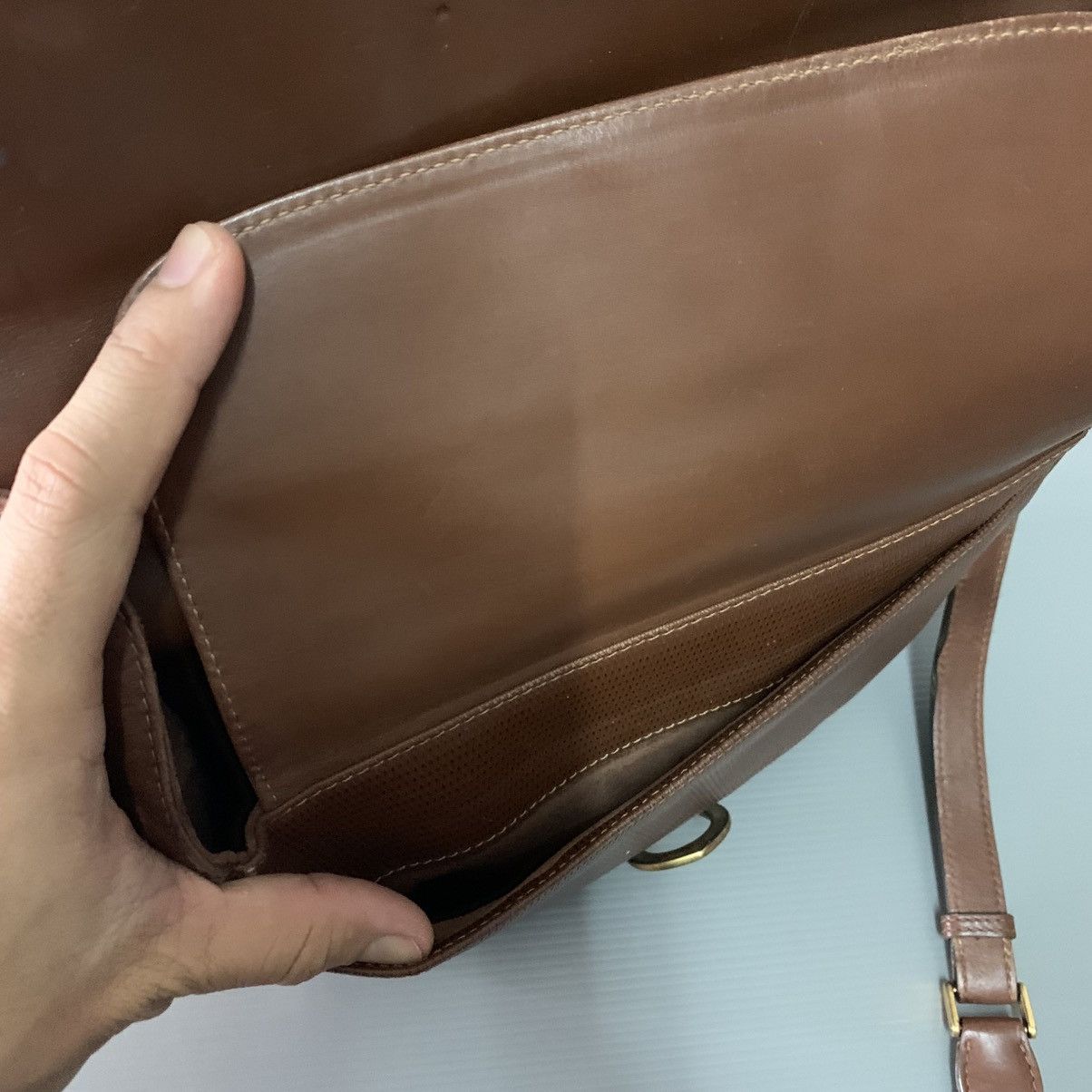 Gucci Gucci Vintage Leather Slingbag Size ONE SIZE - 14 Thumbnail