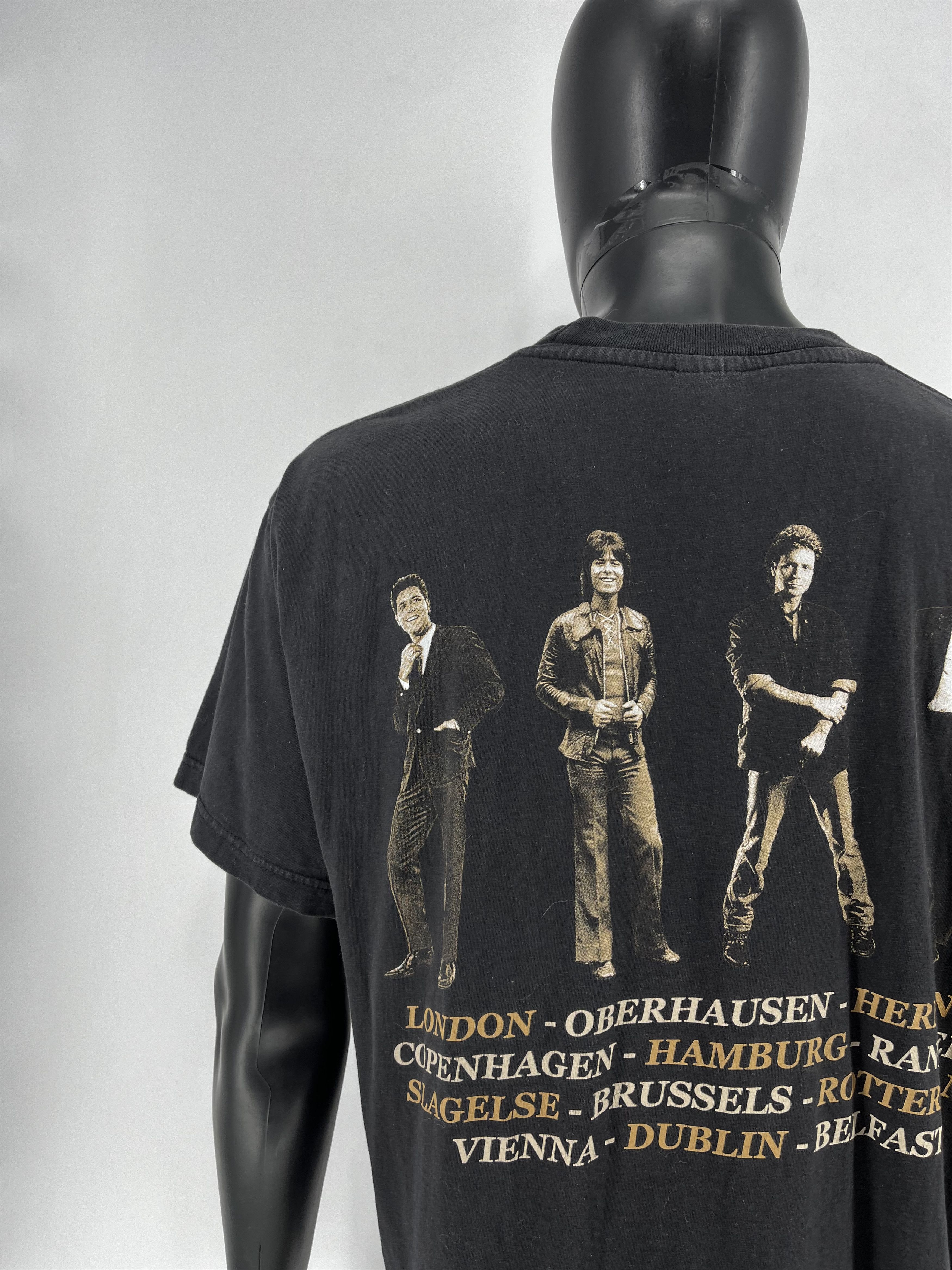 Band Tees × Vintage Vintage Cliff Richard T Shirt Australia NZ Anniversary 1998 Size US L / EU 52-54 / 3 - 13 Thumbnail