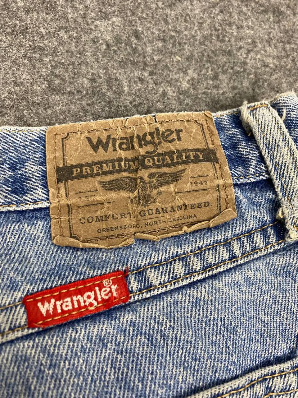 Wrangler vintage wrangler regular fit distressed denim Size US 42 / EU 58 - 7 Thumbnail