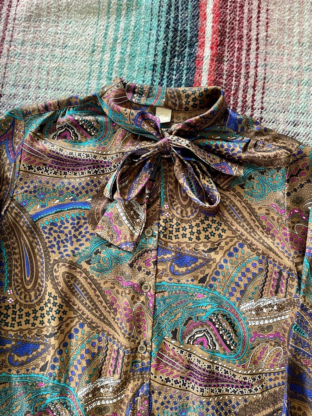 Vintage 70s Psychedelic Satin Bow Collar Blouse L Size XL / US 12-14 / IT 48-50 - 2 Thumbnail