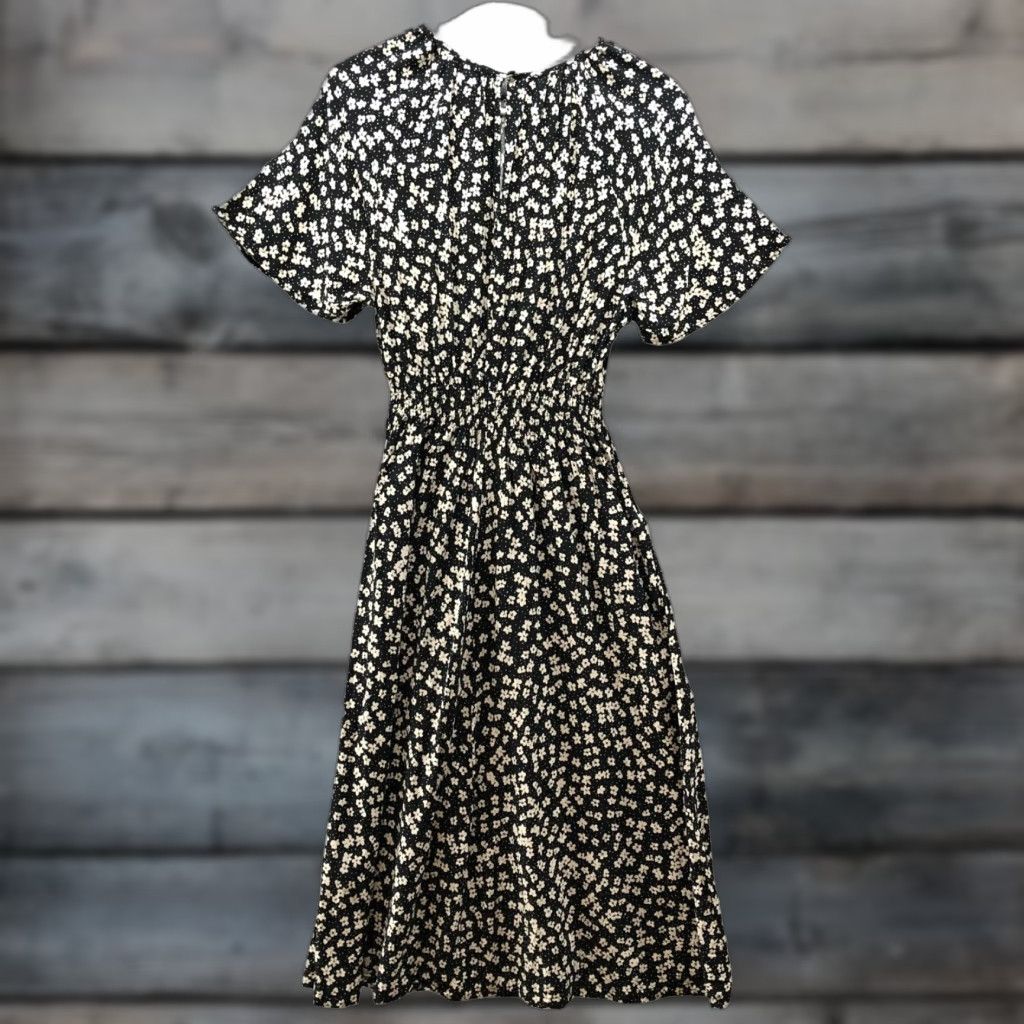 H&M H&M Midi Dress Womens XS Black Beige Floral Short Sleeve Smocked Waist A-Line Size 26" / US 2 / IT 38 - 1 Thumbnail