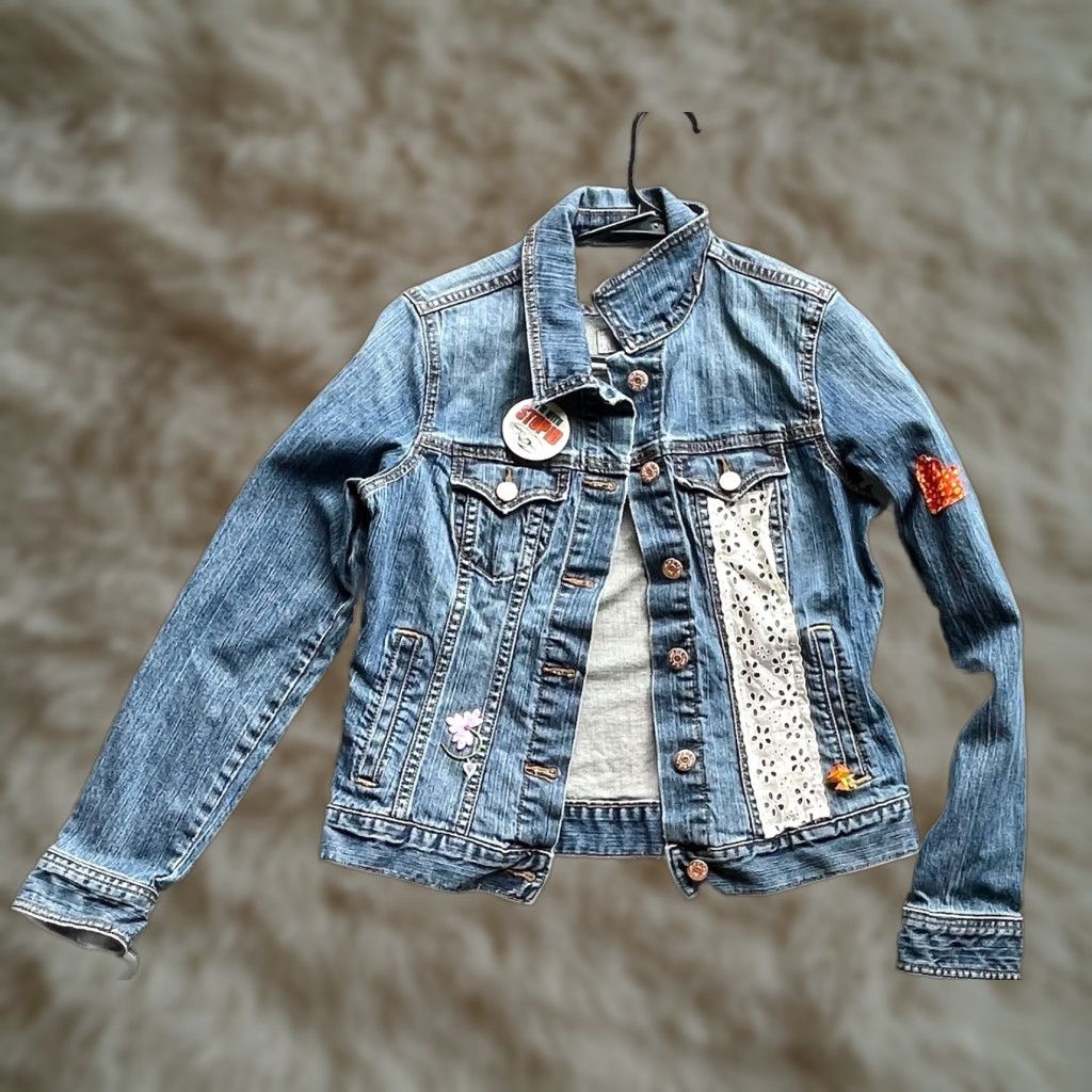 Vintage Old Navy Denim Jacket Women Short Sleeve Jeans Lace Embellished Flower Jewelry Pin Buttons Casual Party/cocktail 80's Regular M Blue (Size 32)