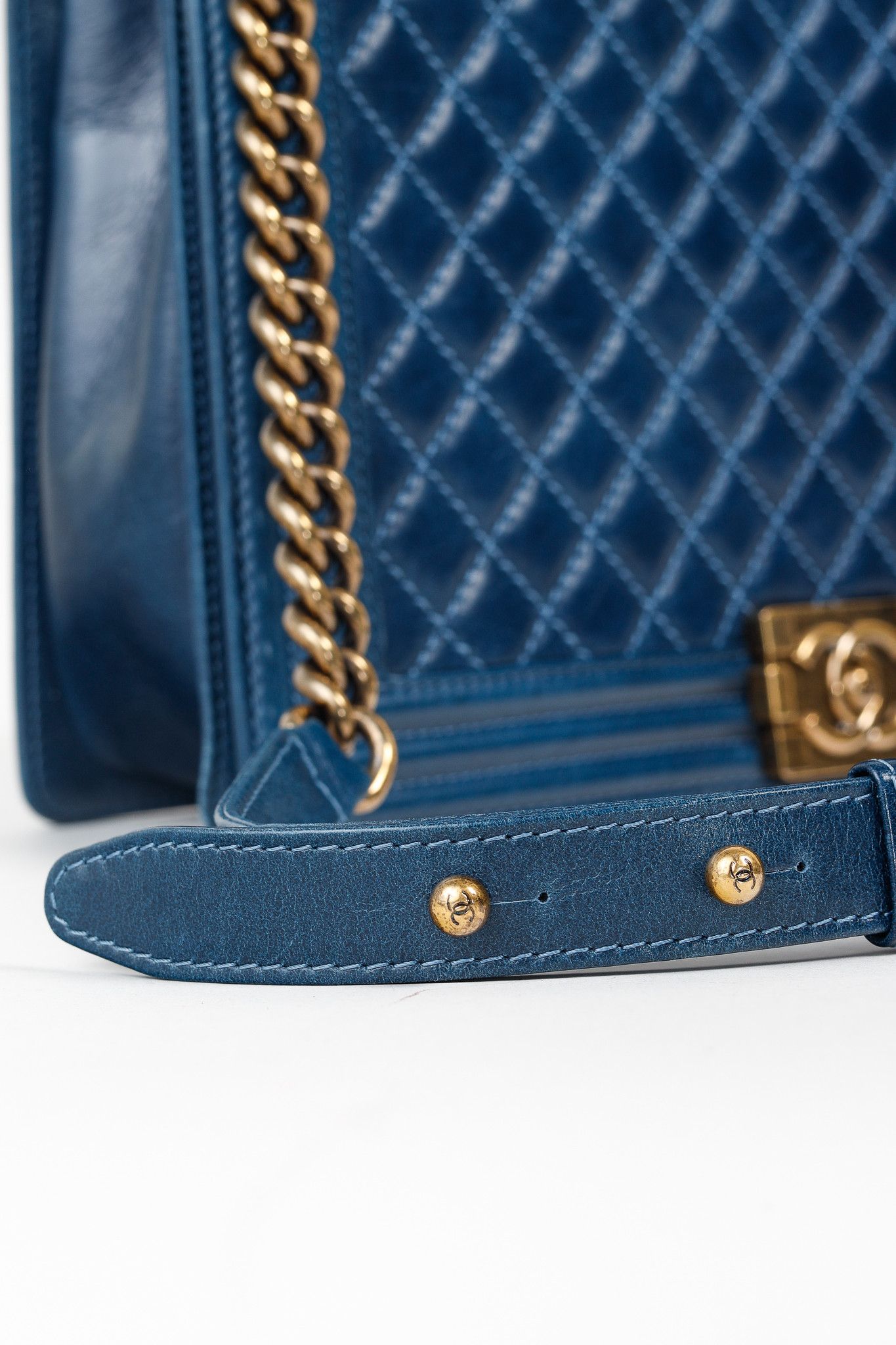 Chanel Chanel Blue Quilted Leather Large Boy Shoulder Bag Size ONE SIZE - 8 Thumbnail