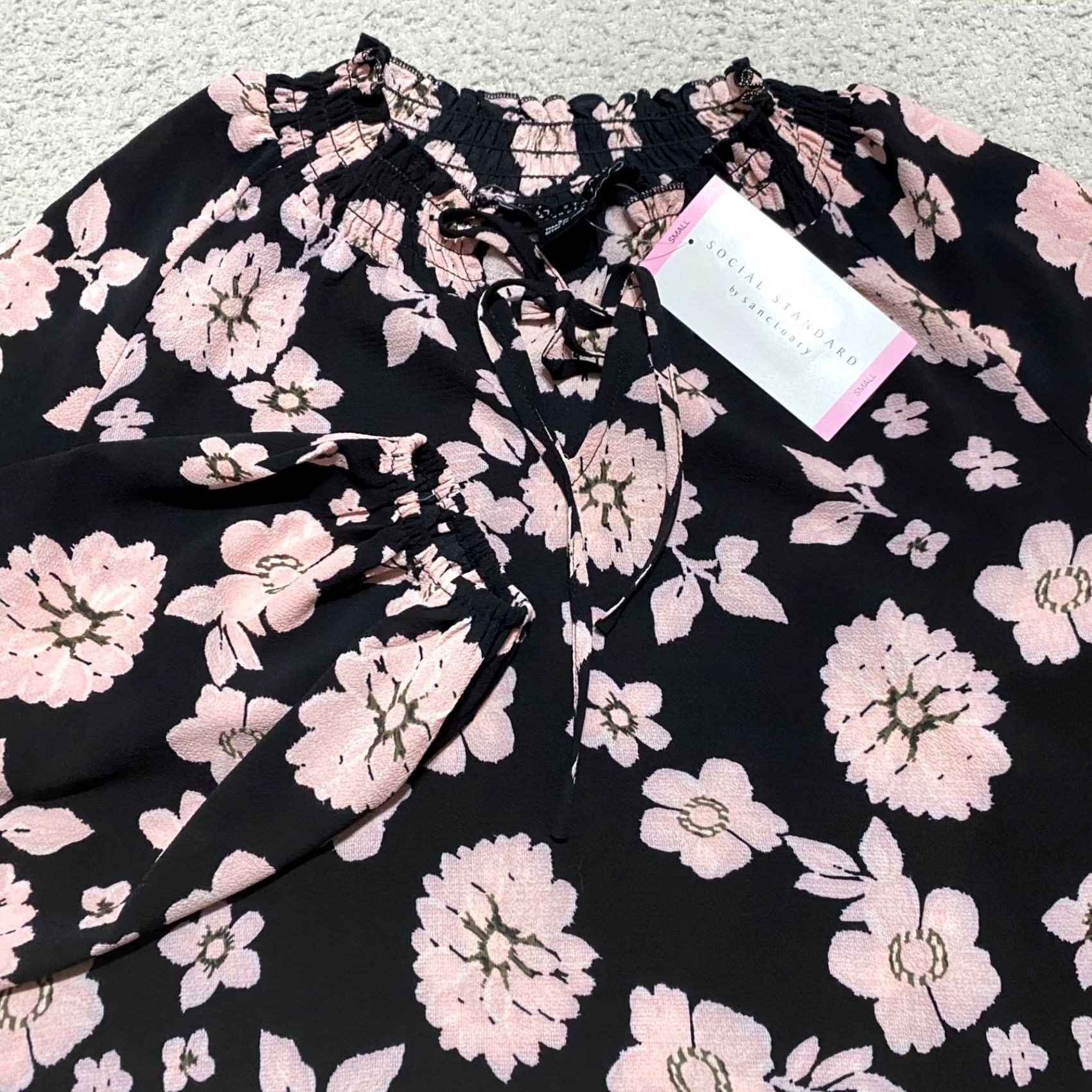 Sanctuary Social Standard by Sanctuary Shirt Womens Small Black Floral Peasant NWT Size S / US 4 / IT 40 - 5 Thumbnail