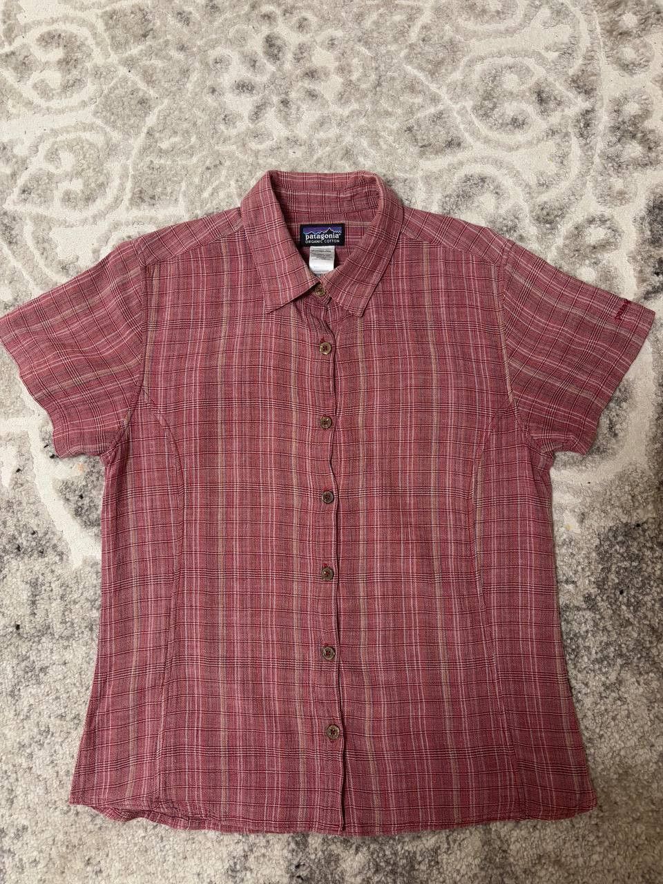 Patagonia Patagonia Women's Short Sleeve Organic Blend Shirt, 10, Red Size L / US 10 / IT 46 - 14 Thumbnail