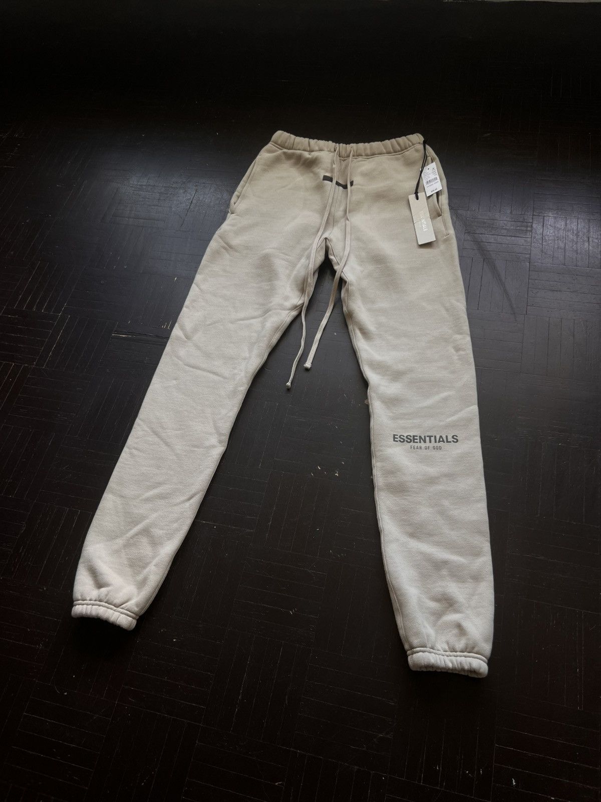 Essentials Fear of god essentials sweatpants tan size XXS new with tags Size US 26 / EU 42 - 1 Thumbnail