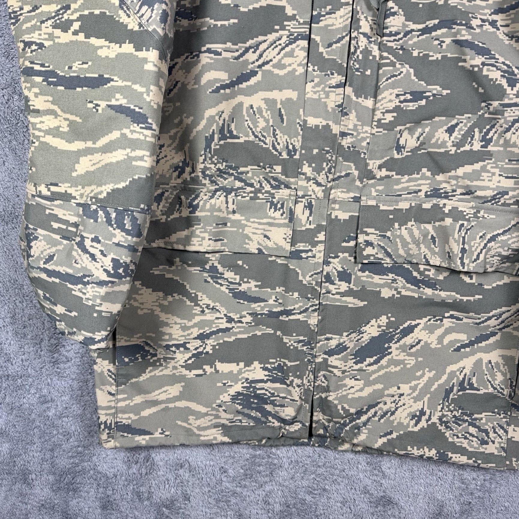 Vintage Propper International Parka All Purpose Environmental Camo Jacket Small Long GoreTex Taped Seams Parka Jacket Size US S / EU 44-46 / 1 - 2 Thumbnail