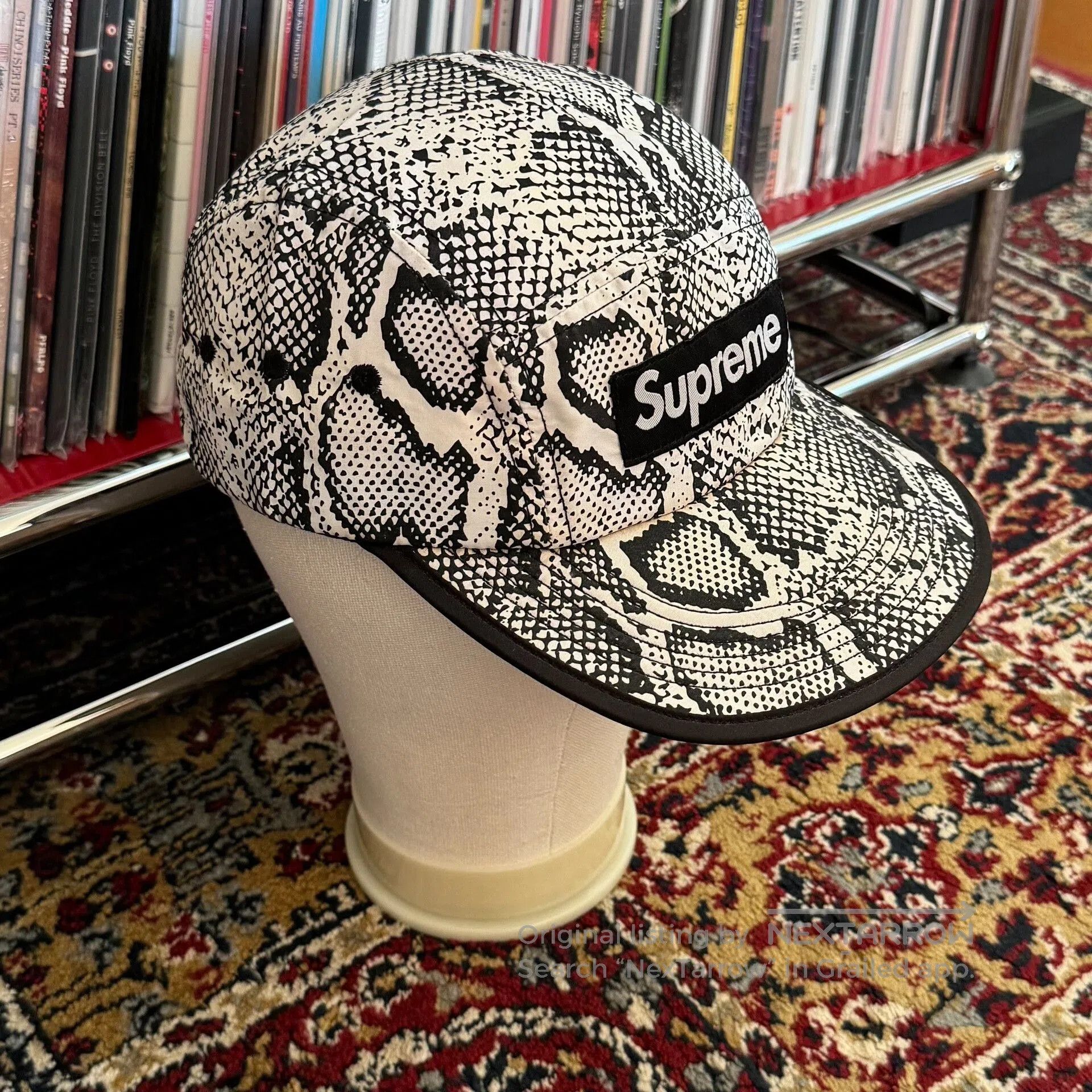 Supreme Supreme Snake Print Five. Size ONE SIZE - 1 Thumbnail