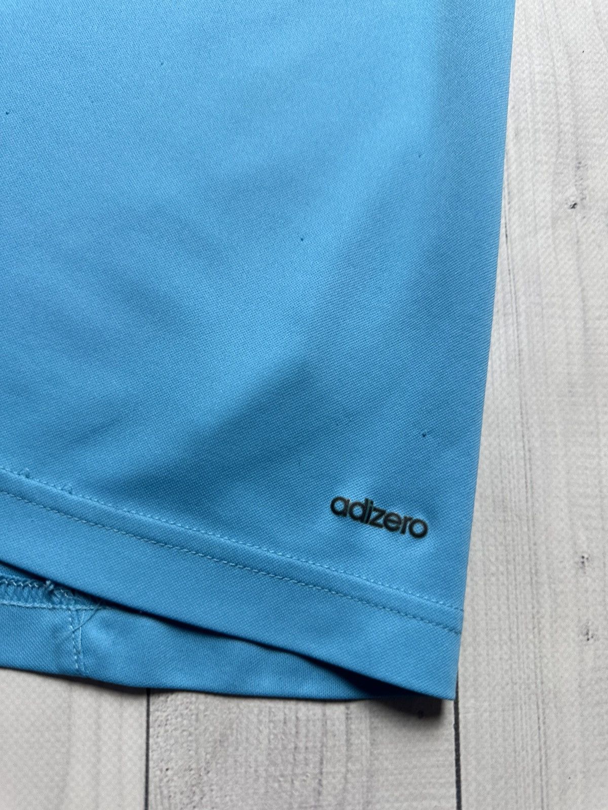 Adidas × Chelsea Soccer × Vintage Vintage adidas Chelsea soccer jersey size M blue Size US M / EU 48-50 / 2 - 3 Thumbnail