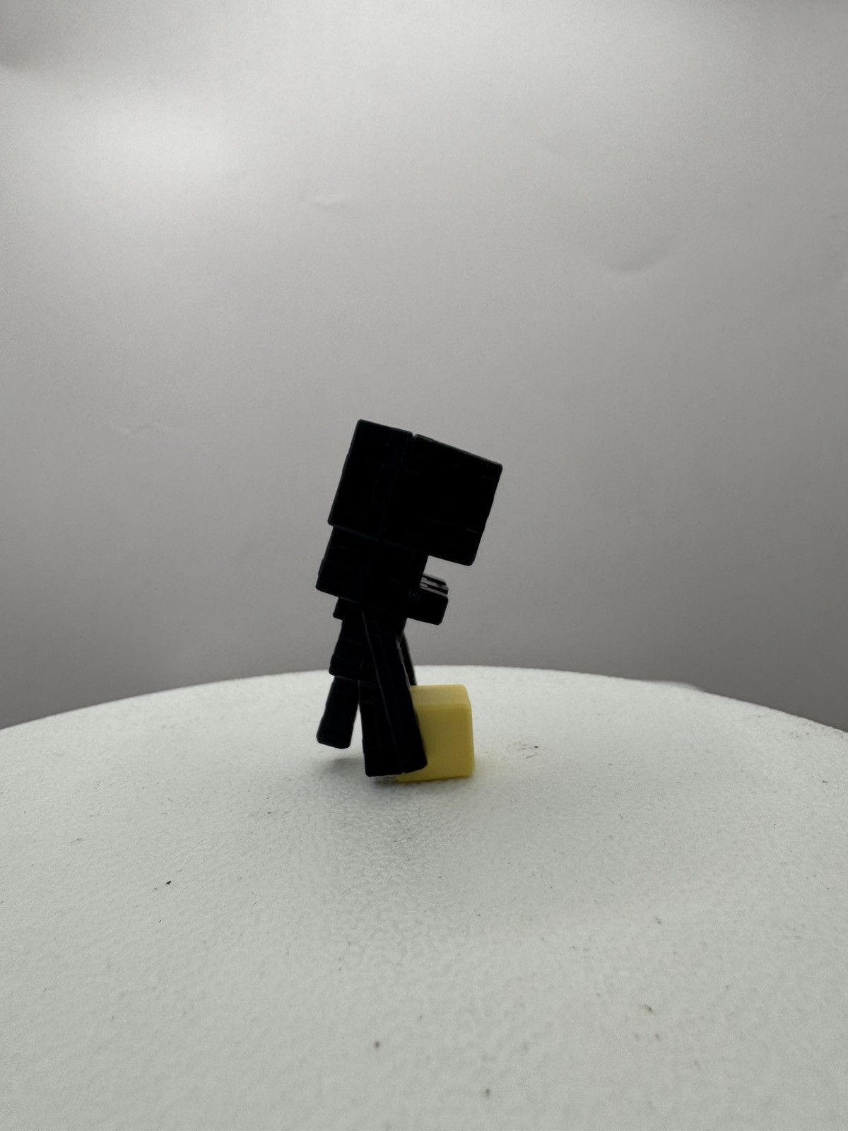 The Game Minecraft Enderman Kinder Toy Collectible Size ONE SIZE - 4 Thumbnail