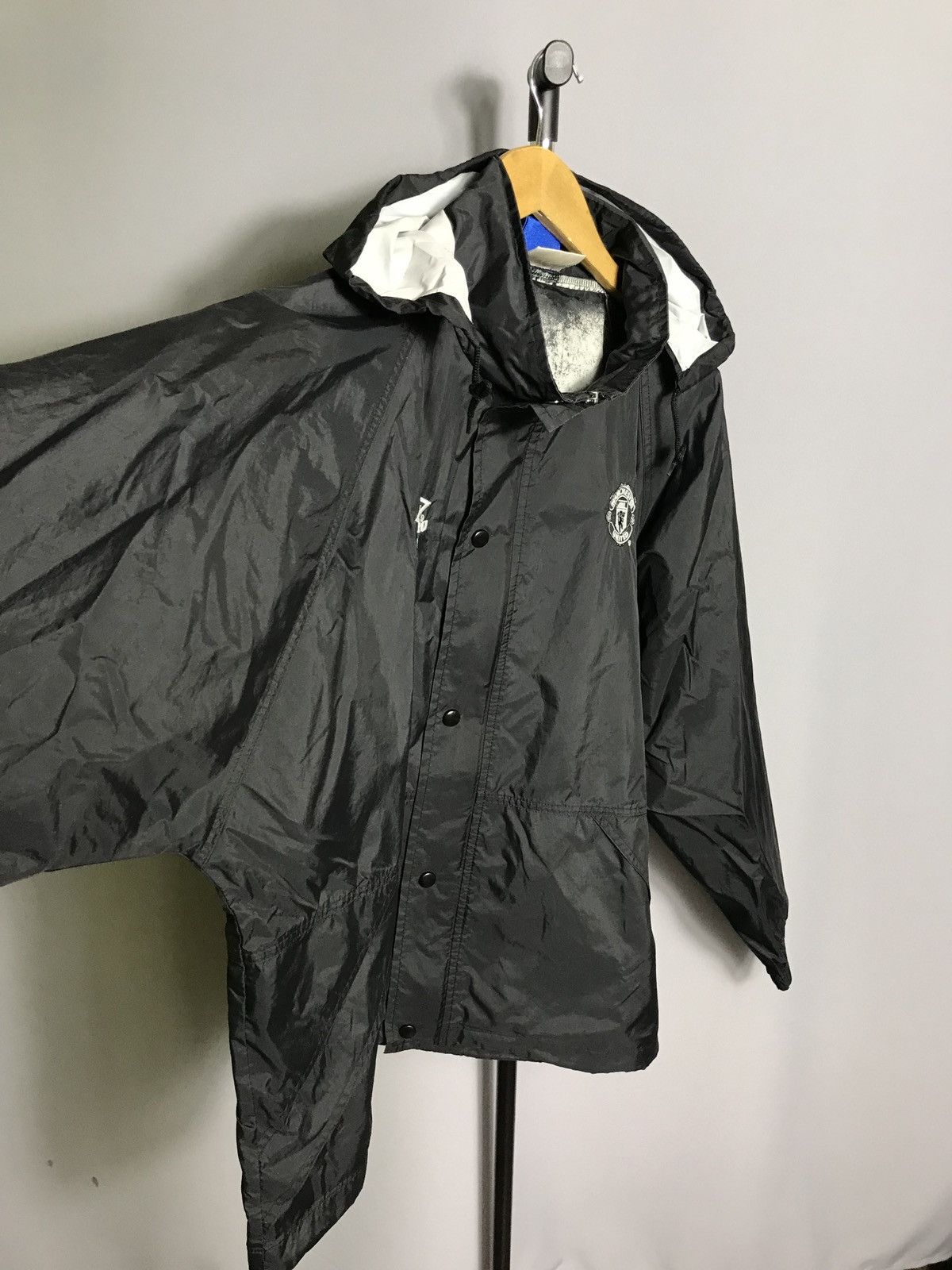 Umbro Manchester United 1999 2000 Football Soccer Rain Jacket Size US M / EU 48-50 / 2 - 3 Thumbnail