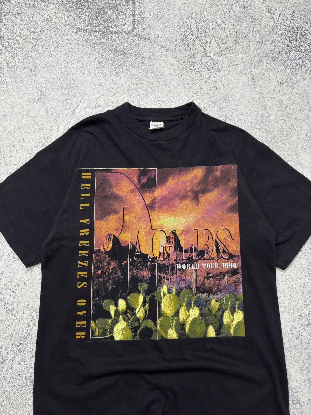 Band Tees × Vintage Vintage 90s EAGLES Hell Freezes Over World Tour 1994 T-Shirt Size US L / EU 52-54 / 3 - 5 Thumbnail