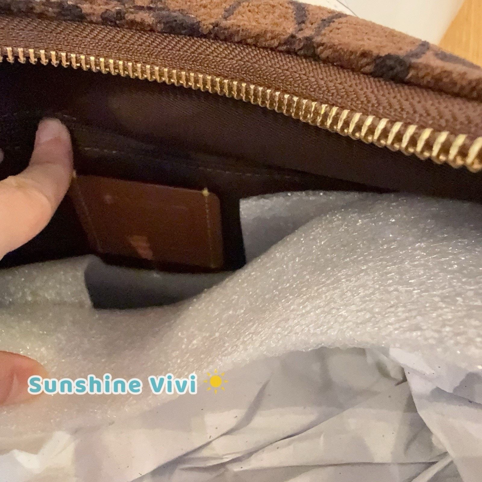 Coach NWT Coach CCE49 Ella Shoulder Bag Chenille Gold 2025 fall Size ONE SIZE - 9 Thumbnail