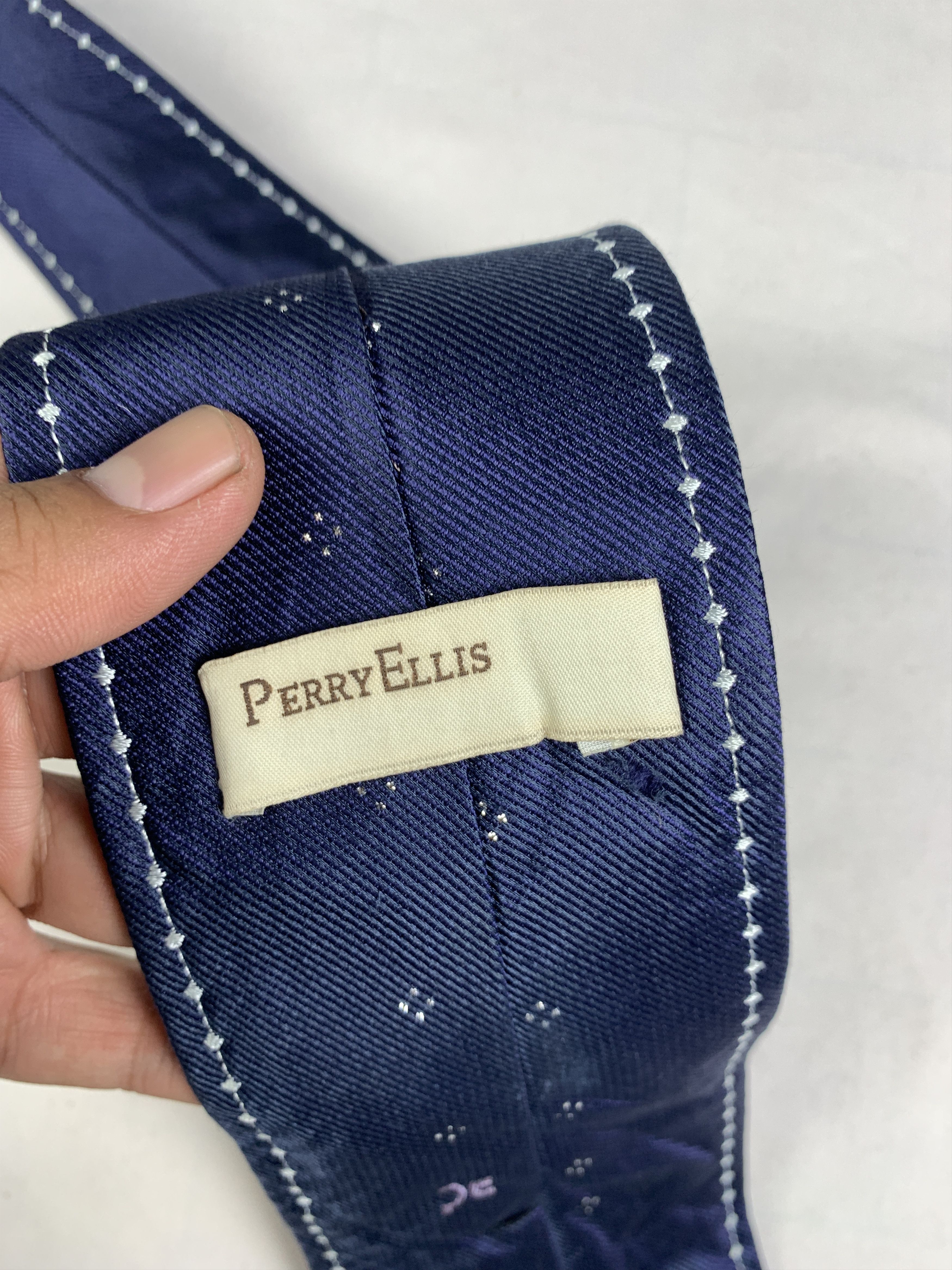 Perry Ellis 2000s Perry Ellis Navy Silver Accents Tie (OSFA) Size ONE SIZE - 7 Thumbnail