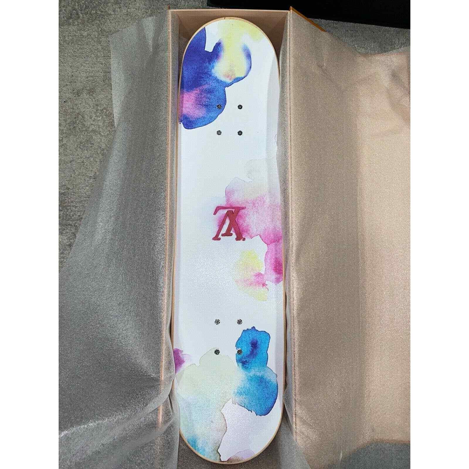 Louis Vuitton Louis Vuitton White Monogram Logo Skateboard Deck GI0622 Size ONE SIZE - 2 Thumbnail